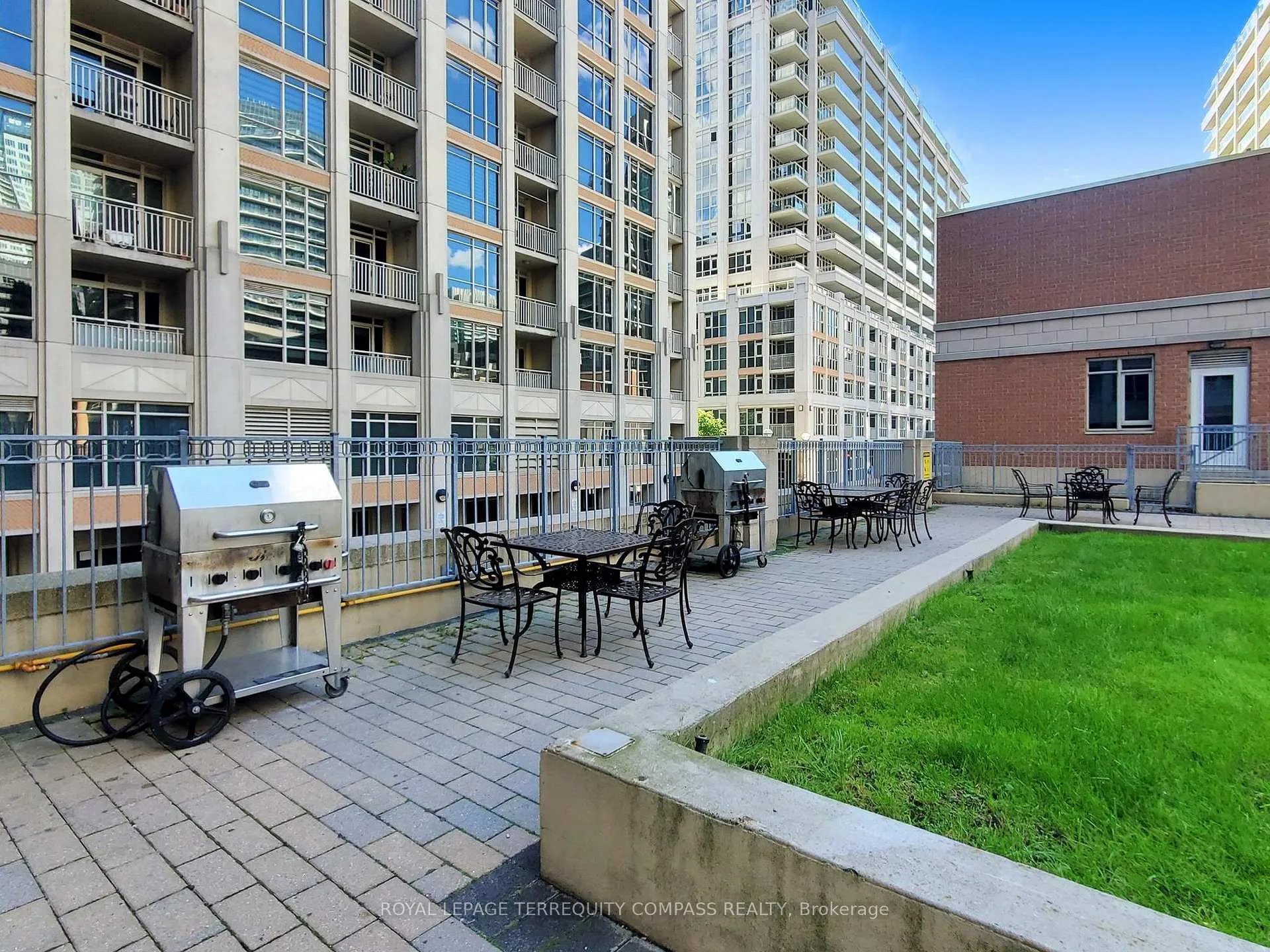 Photo 38 of Unit 1107, 628 Fleet Street, Toronto, Niagara — HOMEH