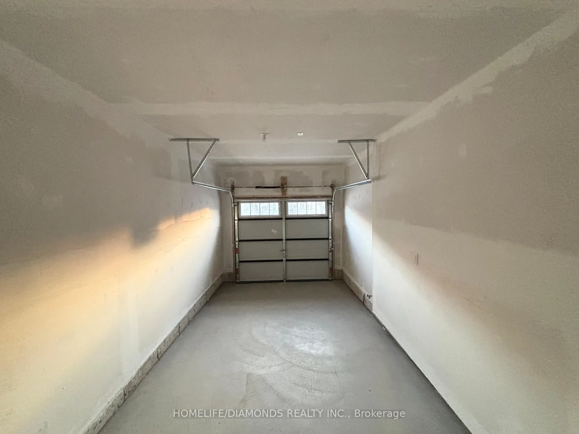 Photo 12 of 10 Higgins Avenue, Thorold, Hurricane/Merrittville — HOMEH