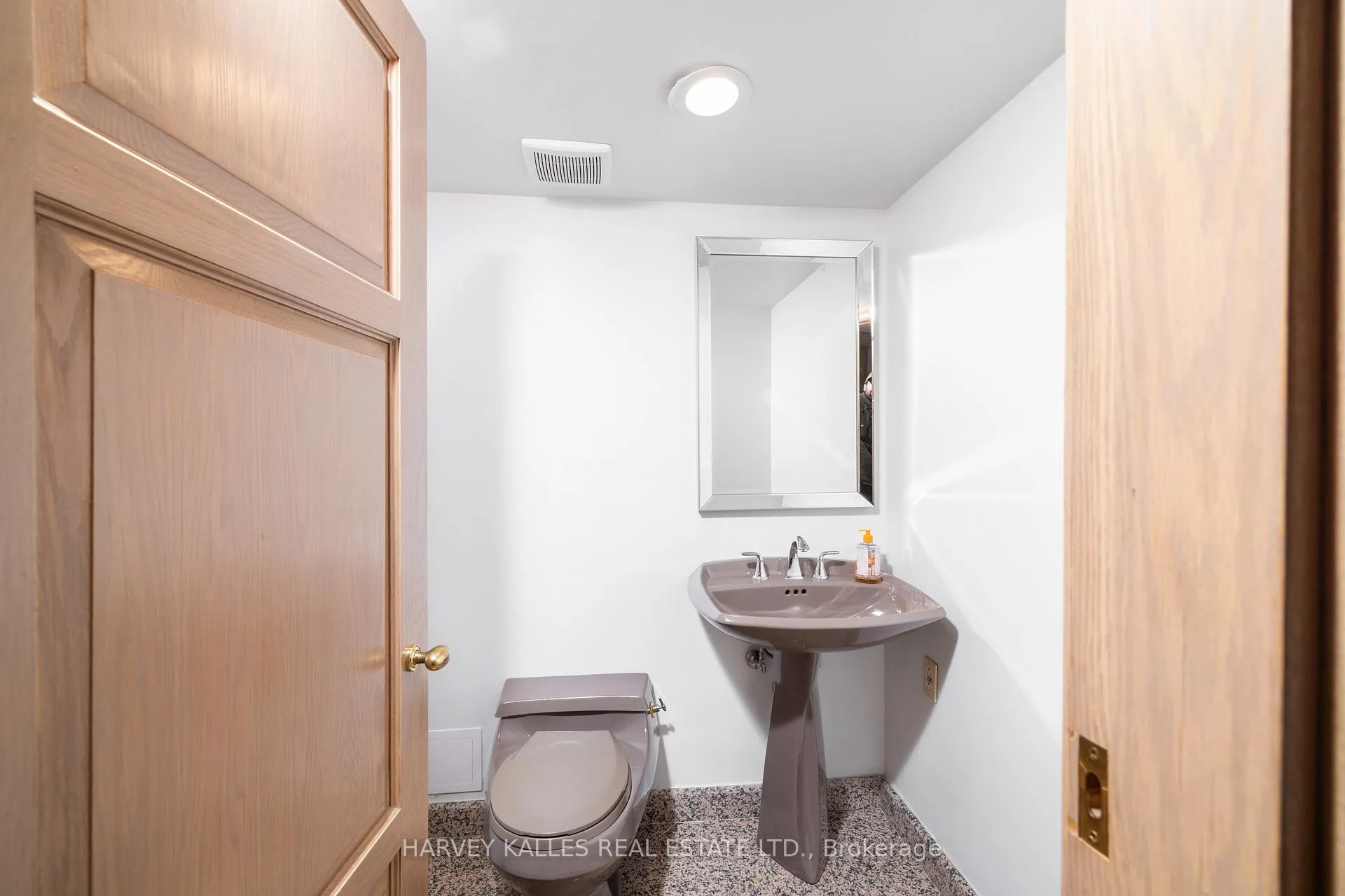 Photo 12 of Unit 2006, 110 Bloor Street W, Toronto, The Annex — HOMEH