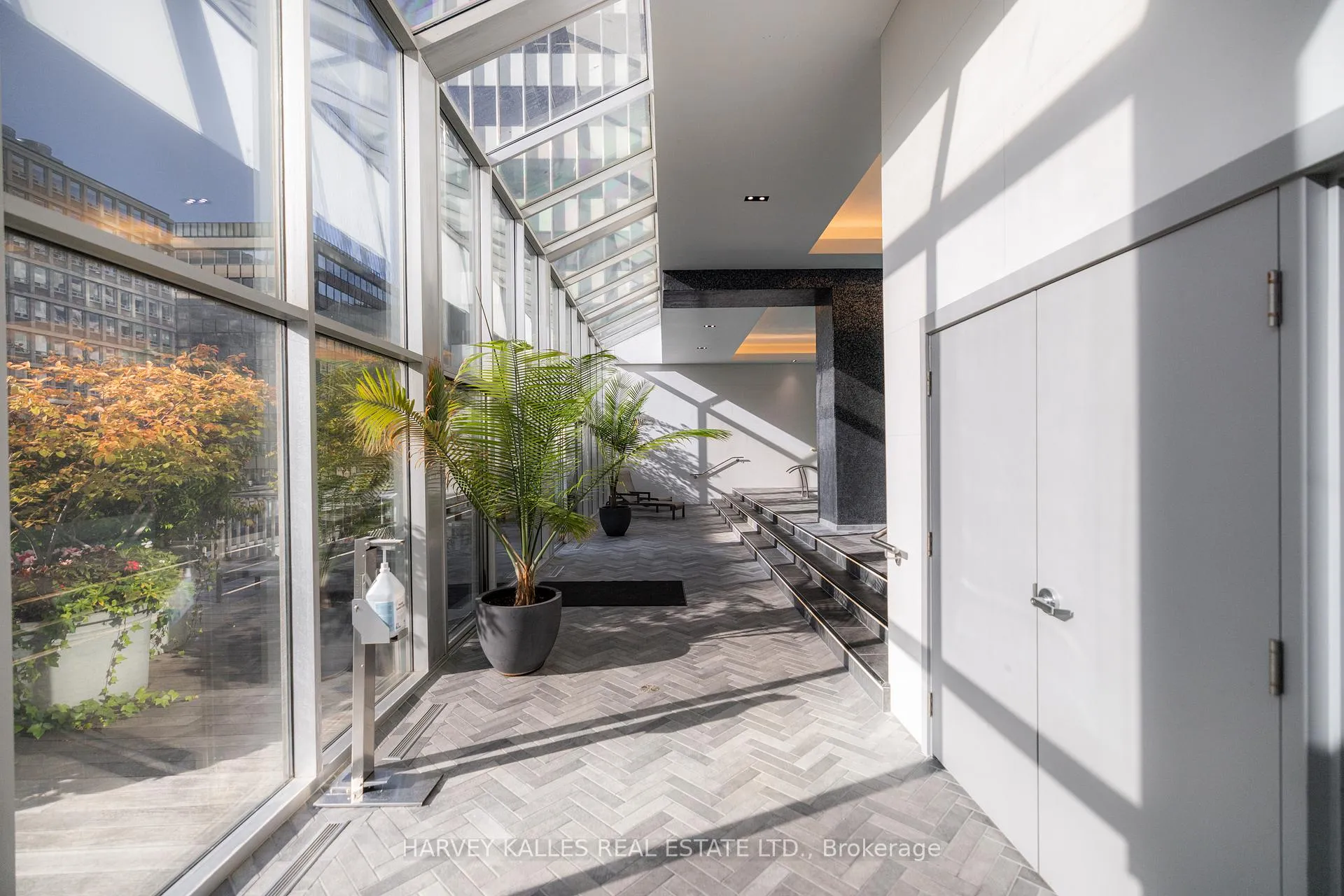 Photo 30 of Unit 2006, 110 Bloor Street W, Toronto, The Annex — HOMEH