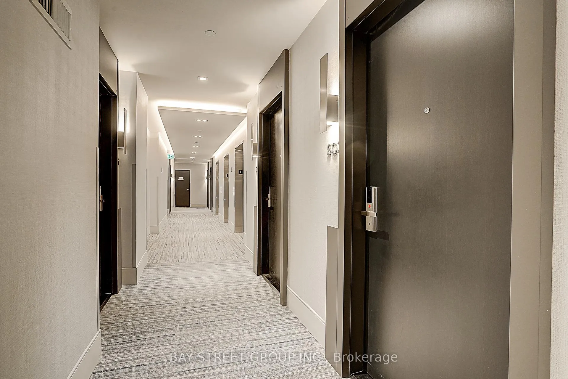 Photo 4 of Unit 502, 18 Water Walk Drive, Markham, Unionville — HOMEH