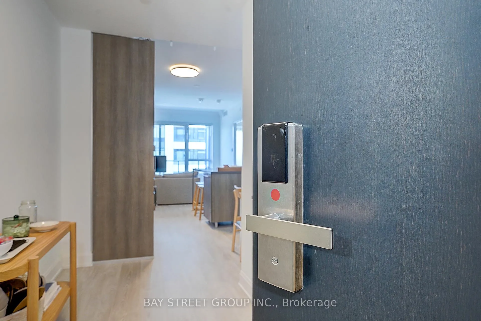 Photo 5 of Unit 502, 18 Water Walk Drive, Markham, Unionville — HOMEH