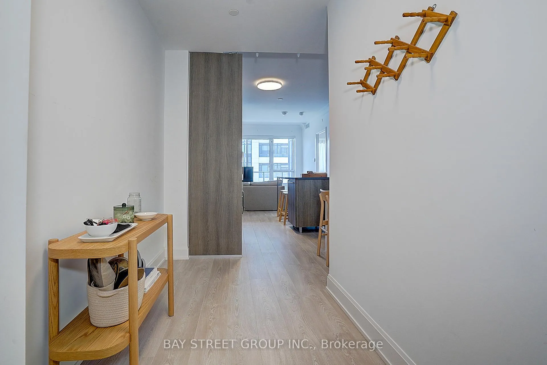 Photo 6 of Unit 502, 18 Water Walk Drive, Markham, Unionville — HOMEH