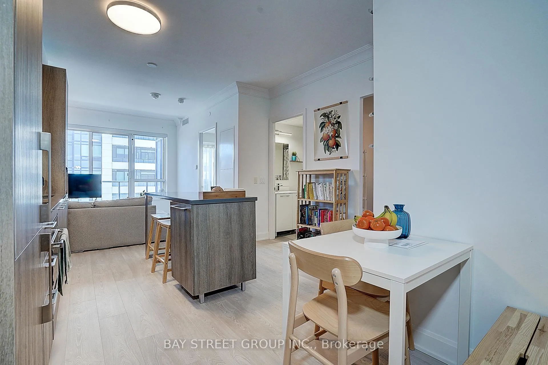 Photo 9 of Unit 502, 18 Water Walk Drive, Markham, Unionville — HOMEH