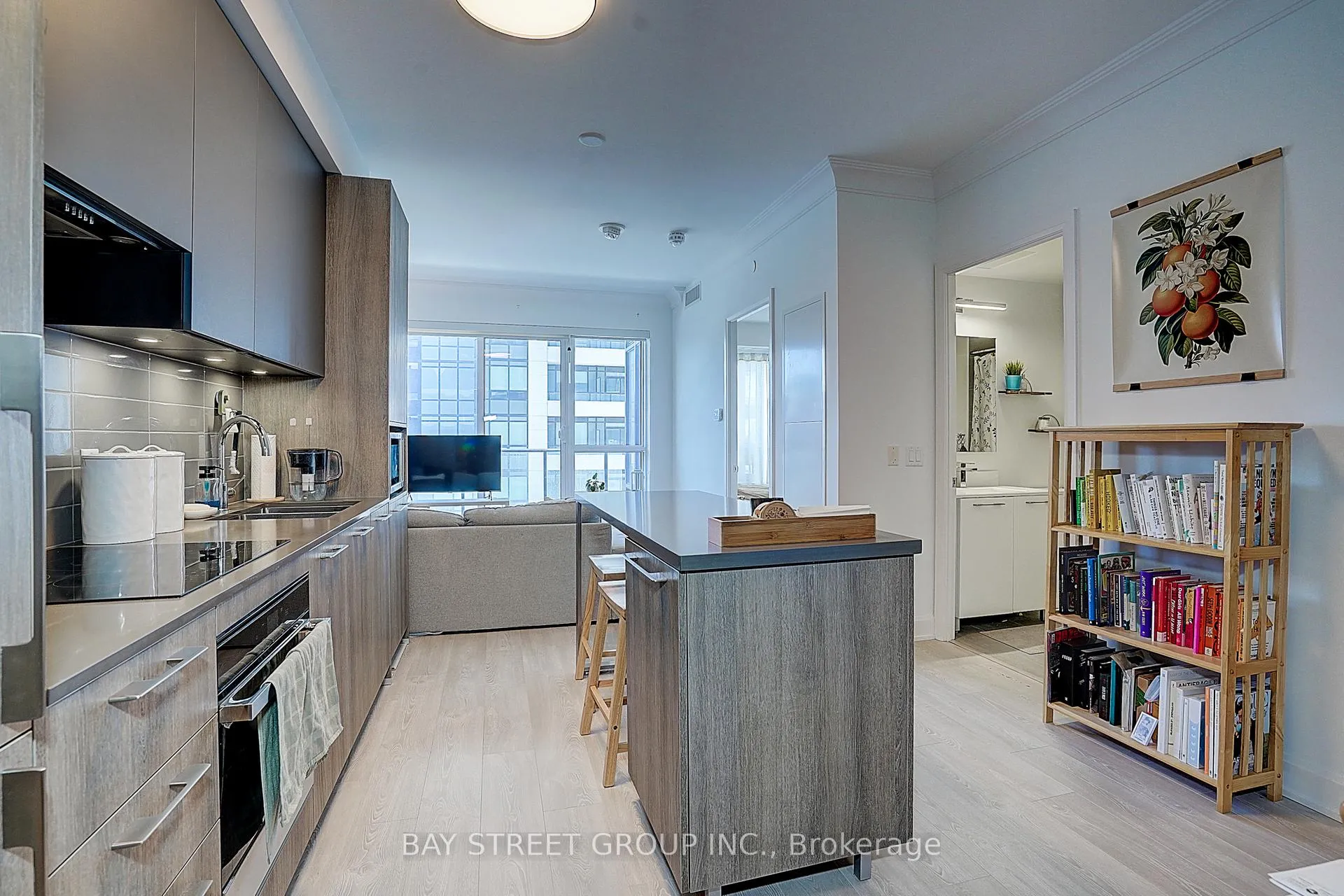 Photo 10 of Unit 502, 18 Water Walk Drive, Markham, Unionville — HOMEH