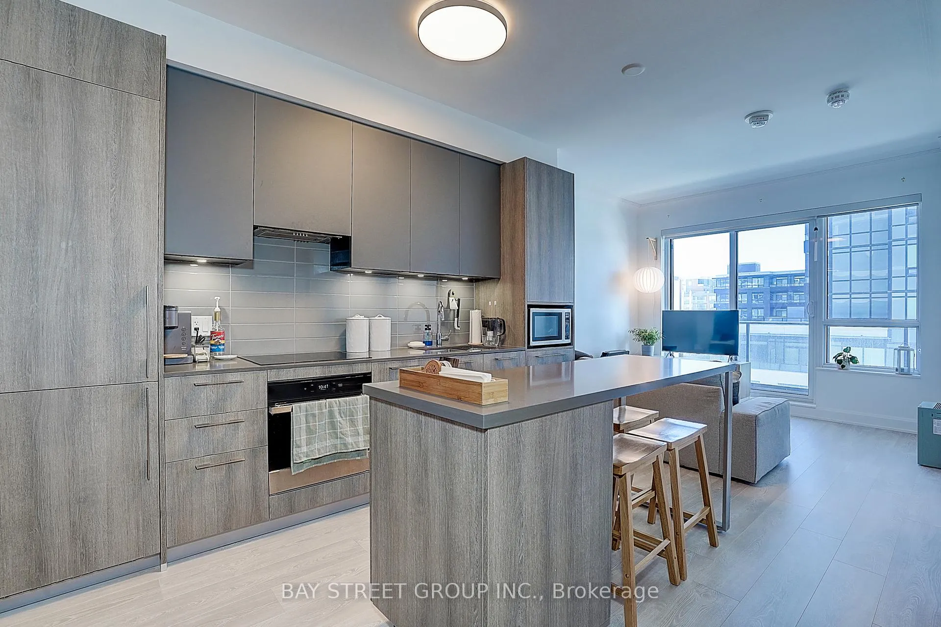 Photo 11 of Unit 502, 18 Water Walk Drive, Markham, Unionville — HOMEH