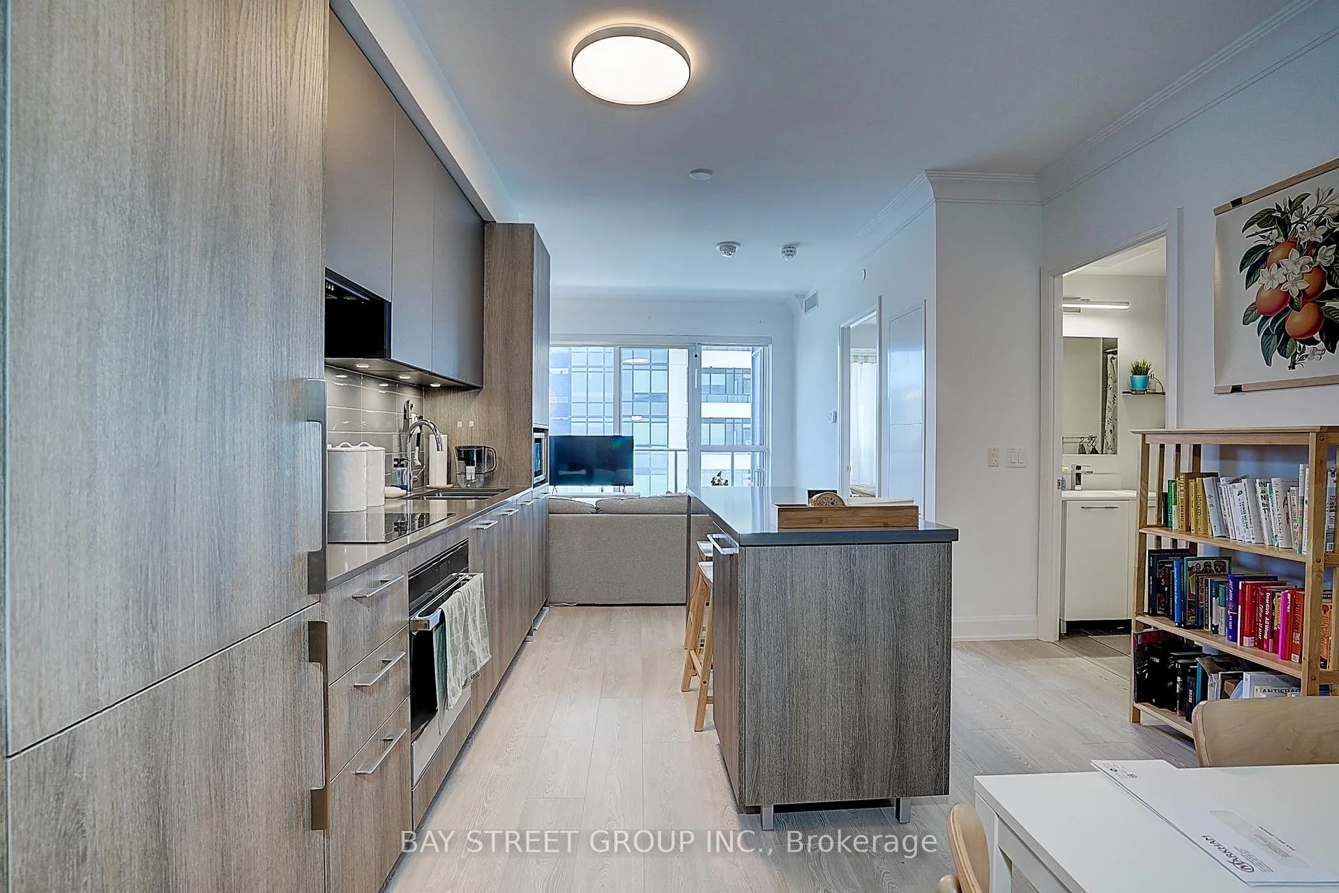 Photo 13 of Unit 502, 18 Water Walk Drive, Markham, Unionville — HOMEH