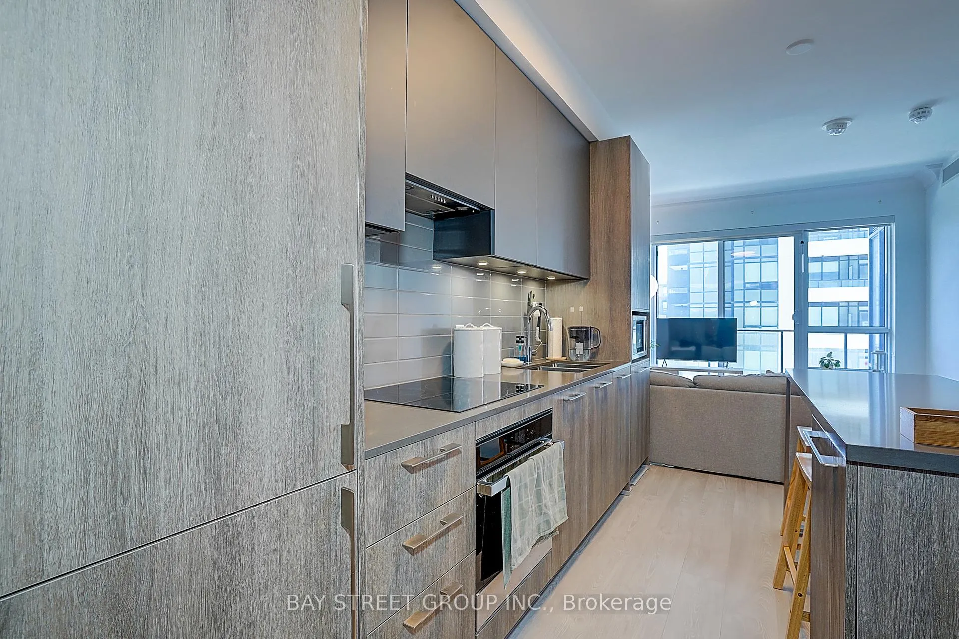 Photo 15 of Unit 502, 18 Water Walk Drive, Markham, Unionville — HOMEH