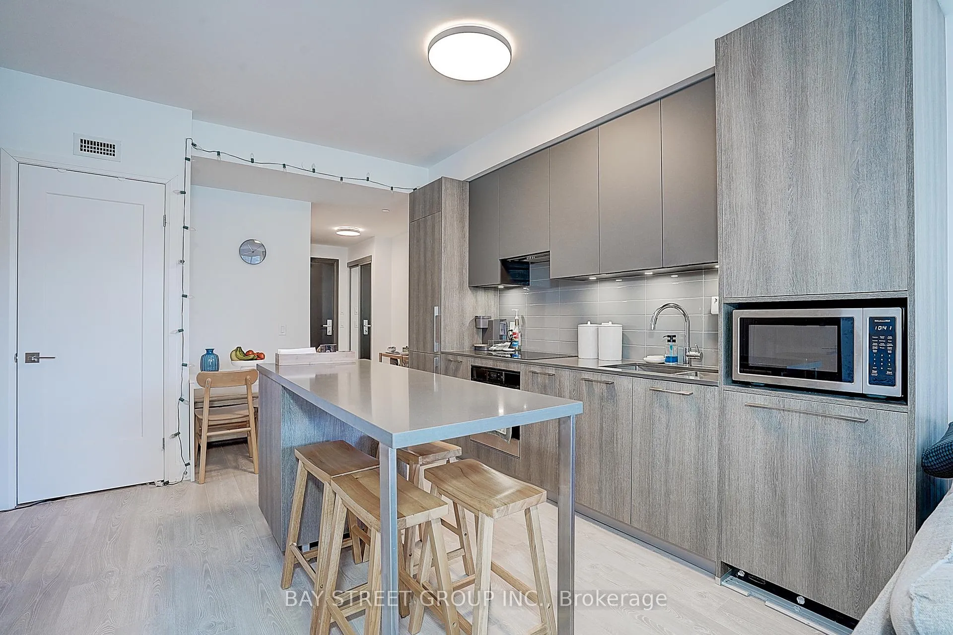 Photo 17 of Unit 502, 18 Water Walk Drive, Markham, Unionville — HOMEH