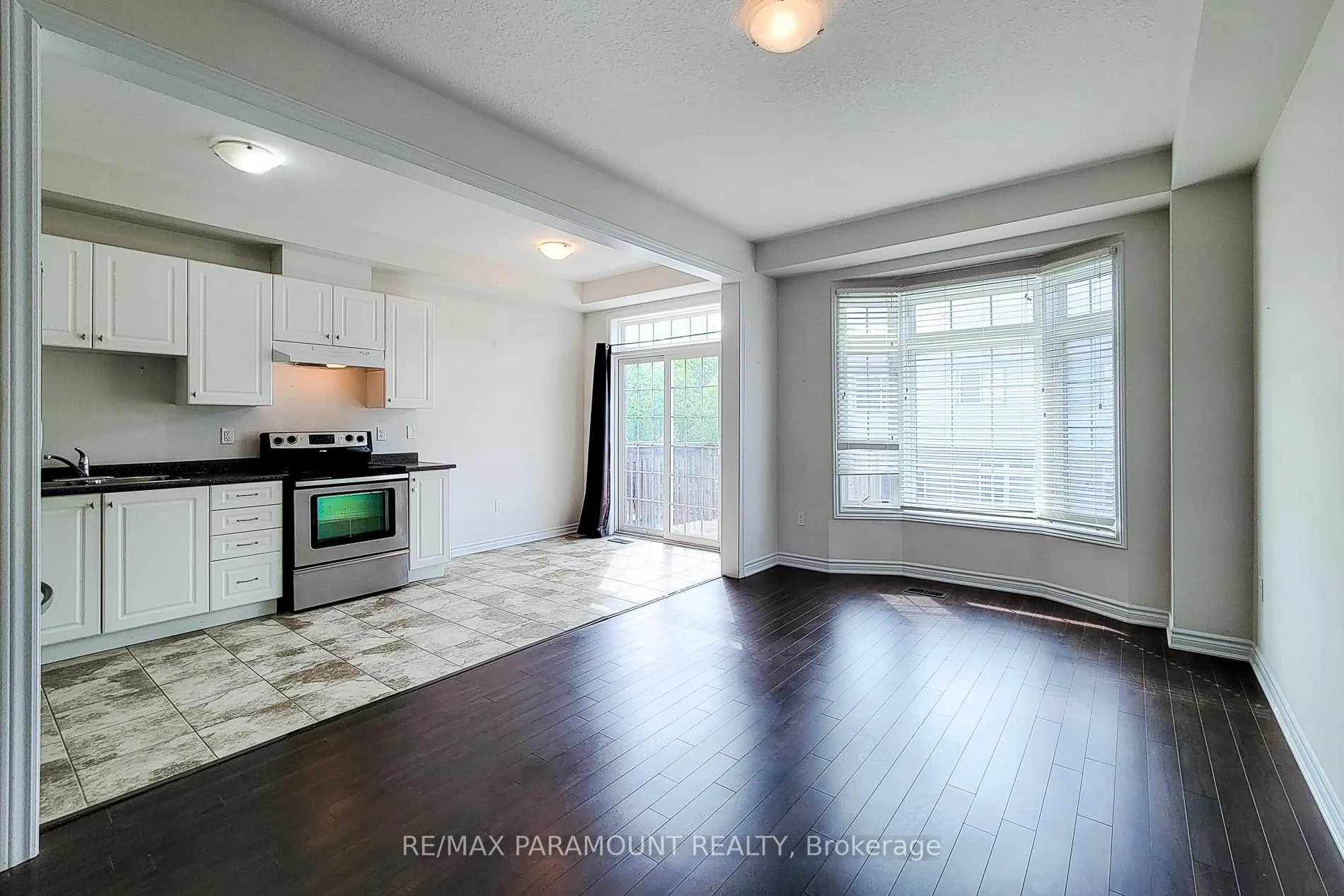 Photo 12 of 38 Gunby Boulevard, Hamilton, Waterdown — HOMEH