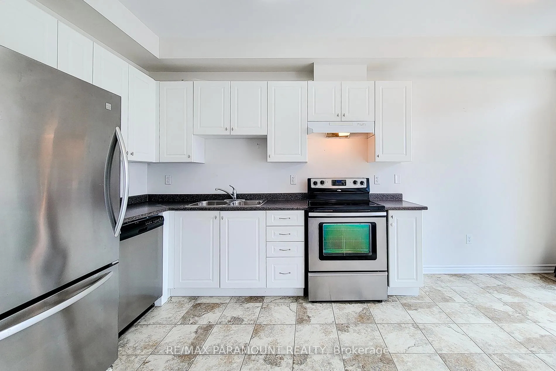 Photo 13 of 38 Gunby Boulevard, Hamilton, Waterdown — HOMEH