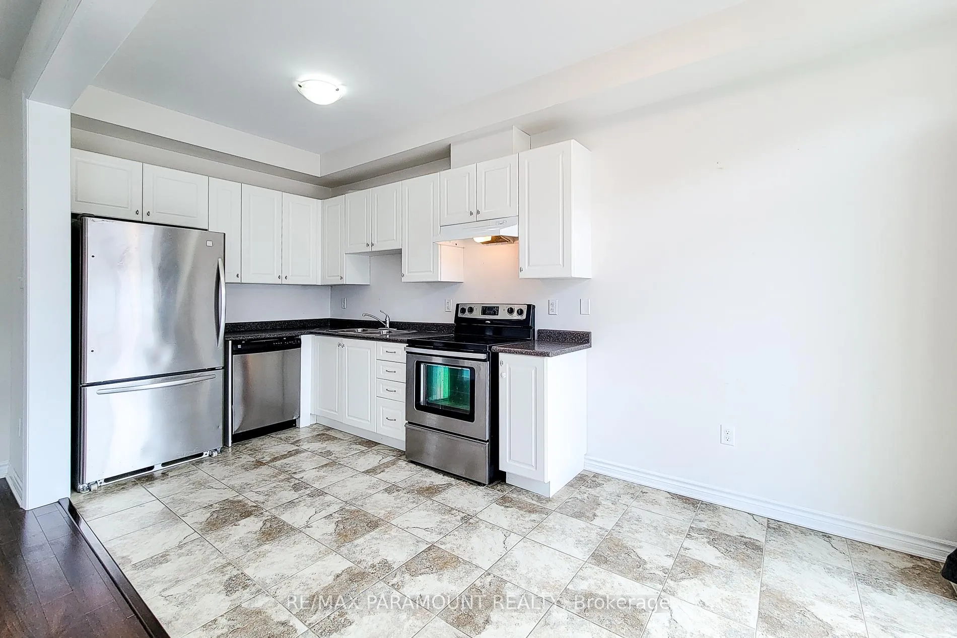 Photo 14 of 38 Gunby Boulevard, Hamilton, Waterdown — HOMEH