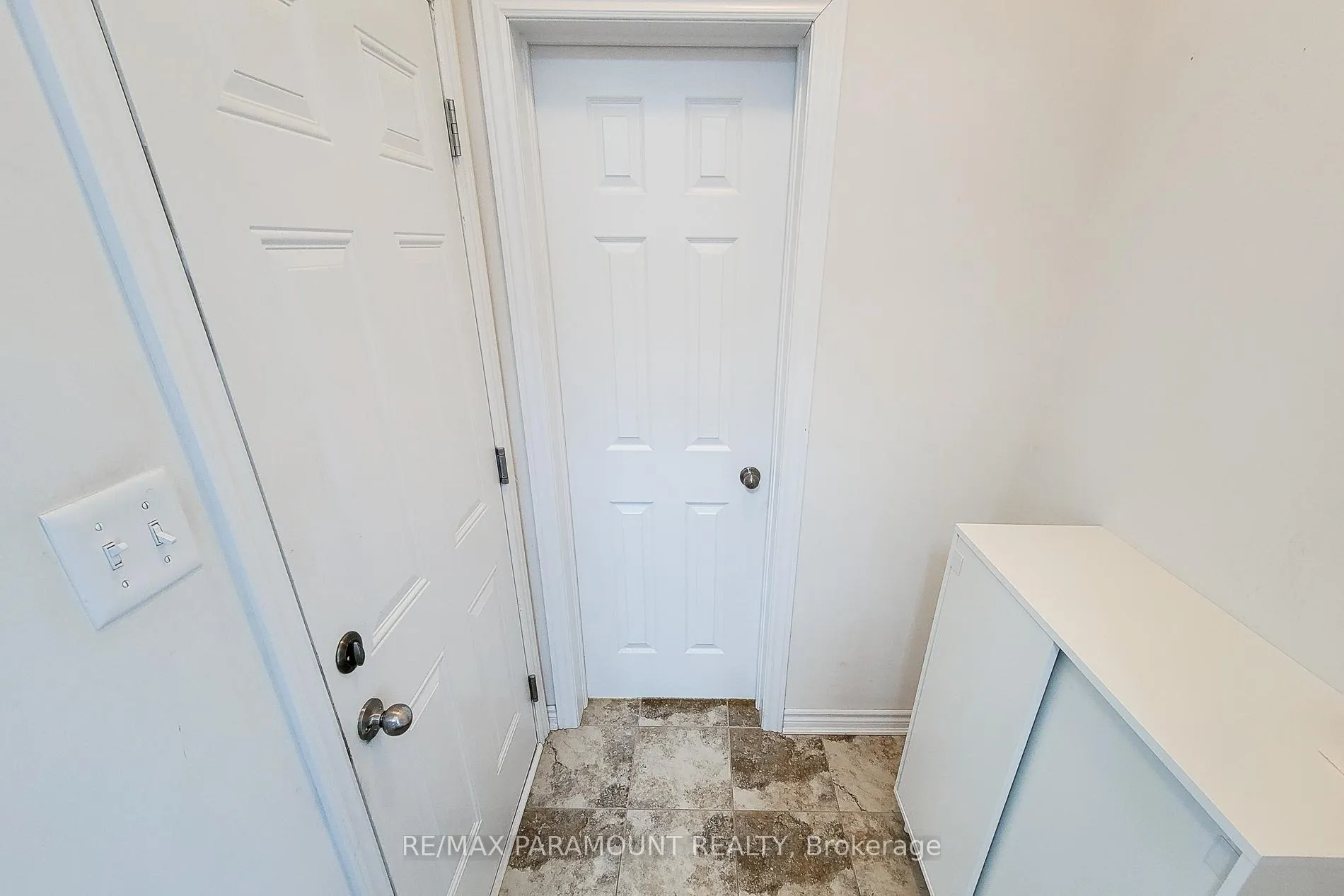 Photo 20 of 38 Gunby Boulevard, Hamilton, Waterdown — HOMEH