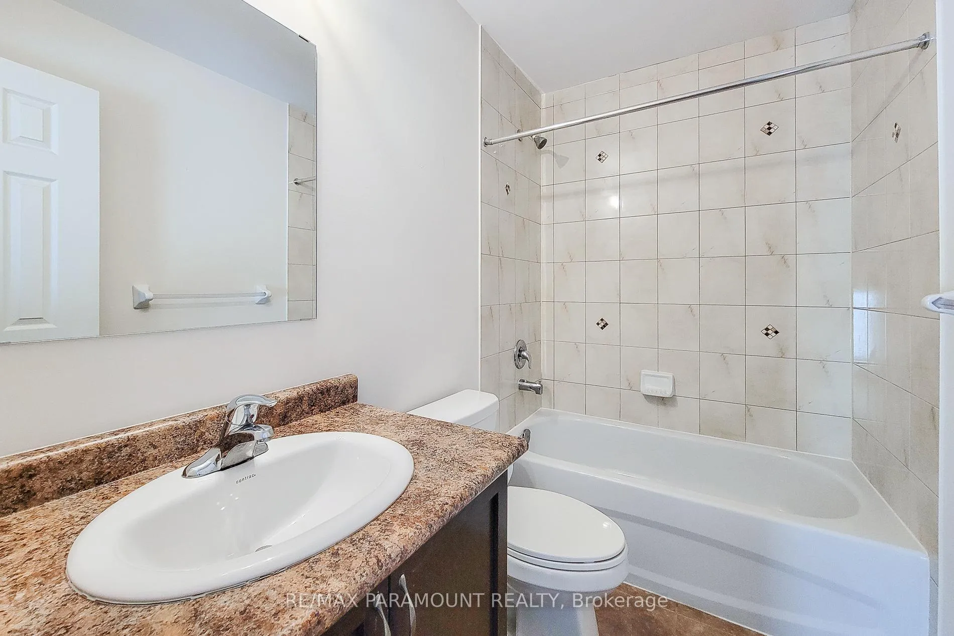 Photo 33 of 38 Gunby Boulevard, Hamilton, Waterdown — HOMEH