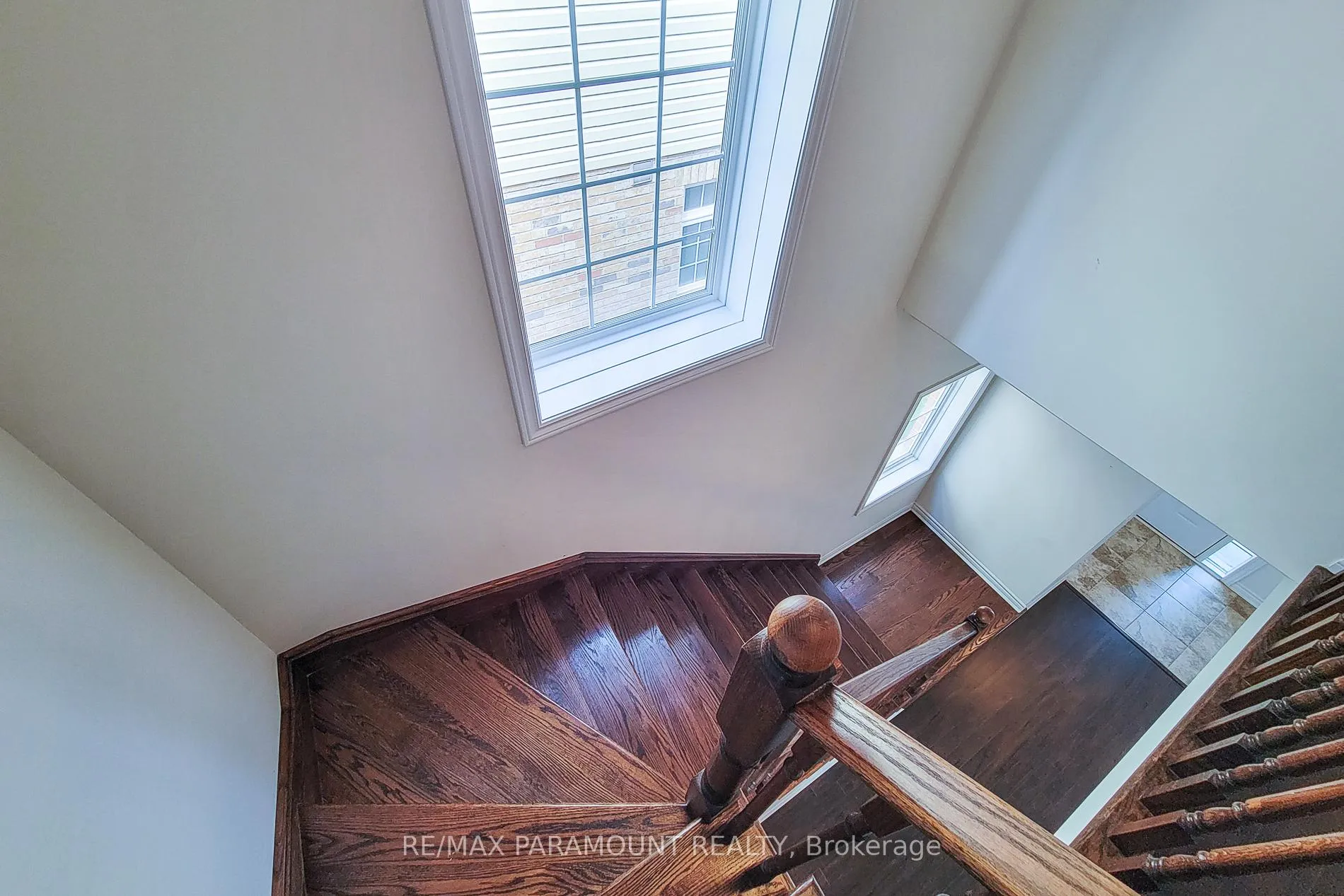 Photo 34 of 38 Gunby Boulevard, Hamilton, Waterdown — HOMEH
