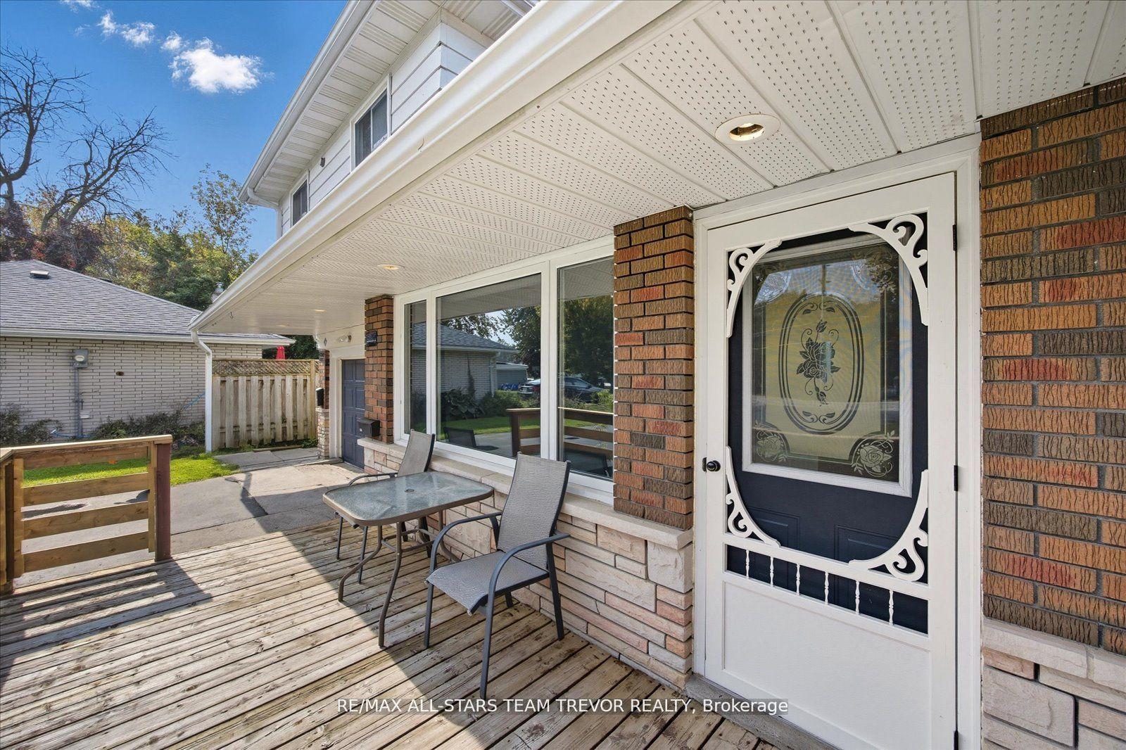 Photo 2 of 26 Metro Road N, Georgina, Keswick North — HOMEH