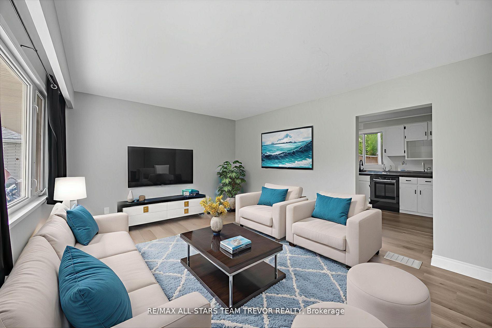 Photo 4 of 26 Metro Road N, Georgina, Keswick North — HOMEH