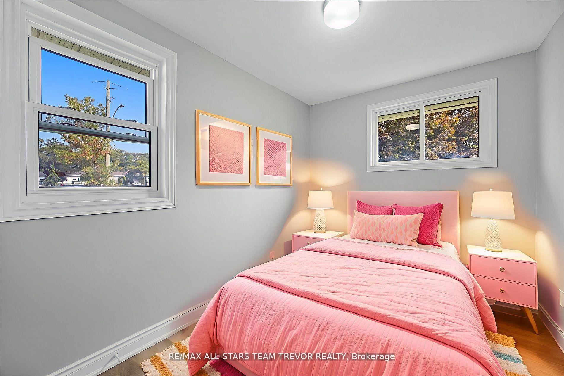 Photo 11 of 26 Metro Road N, Georgina, Keswick North — HOMEH