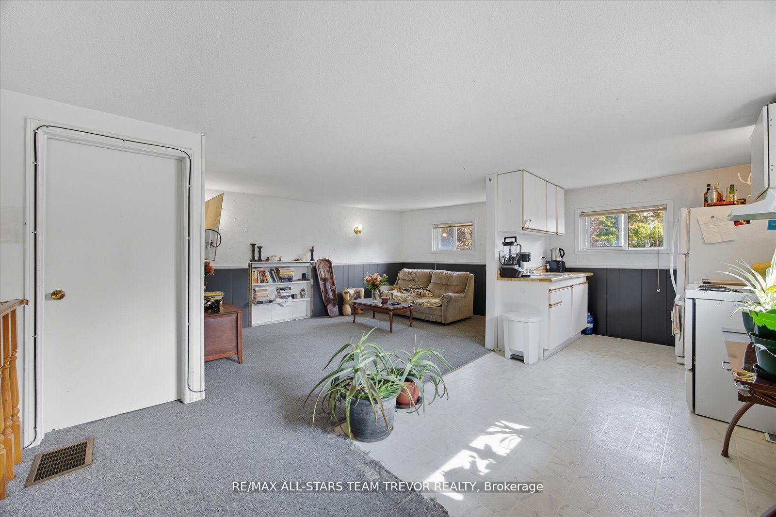 Photo 18 of 26 Metro Road N, Georgina, Keswick North — HOMEH