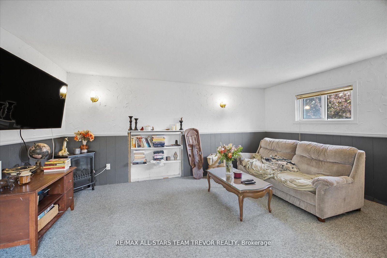 Photo 19 of 26 Metro Road N, Georgina, Keswick North — HOMEH