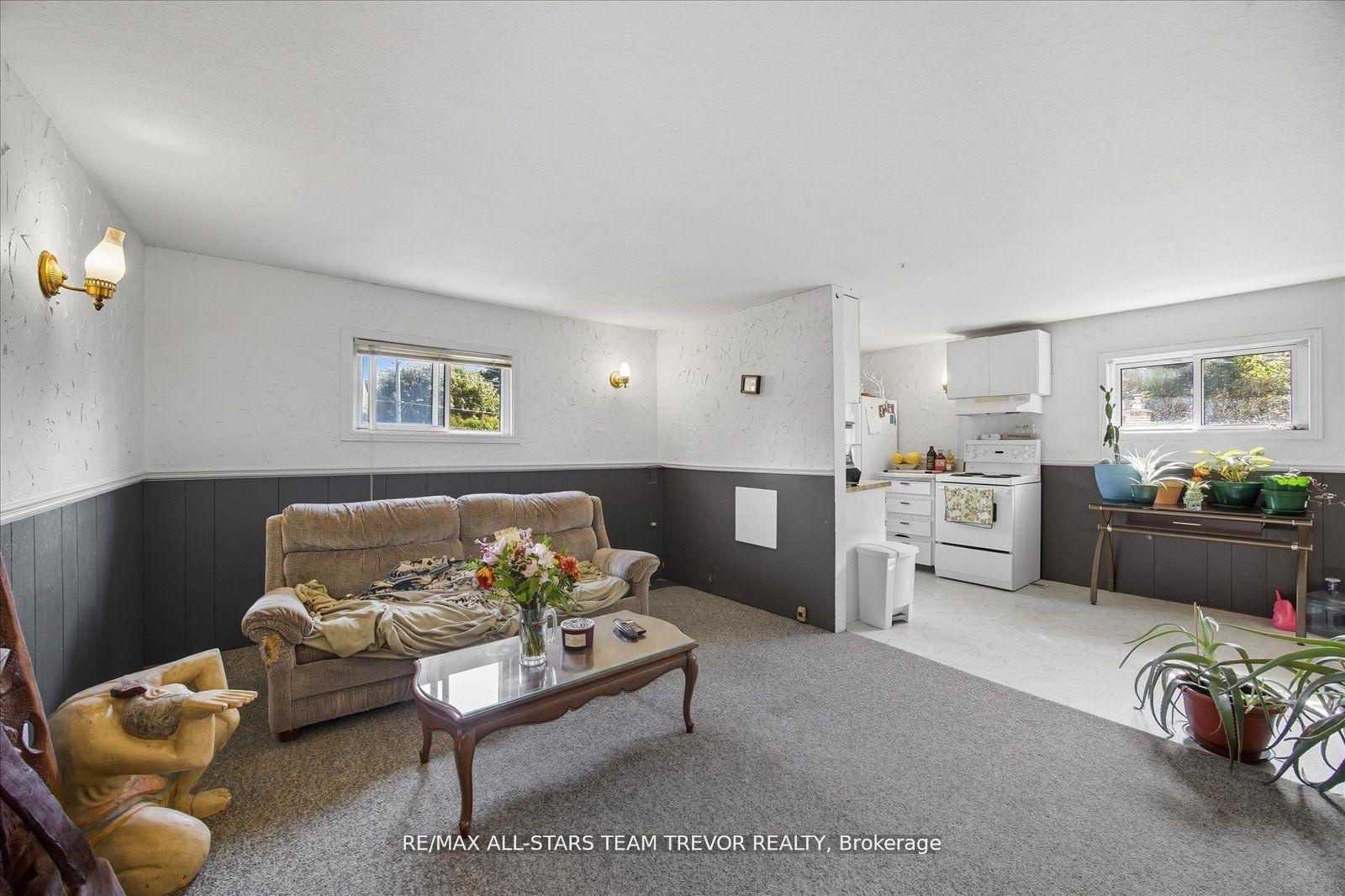 Photo 20 of 26 Metro Road N, Georgina, Keswick North — HOMEH