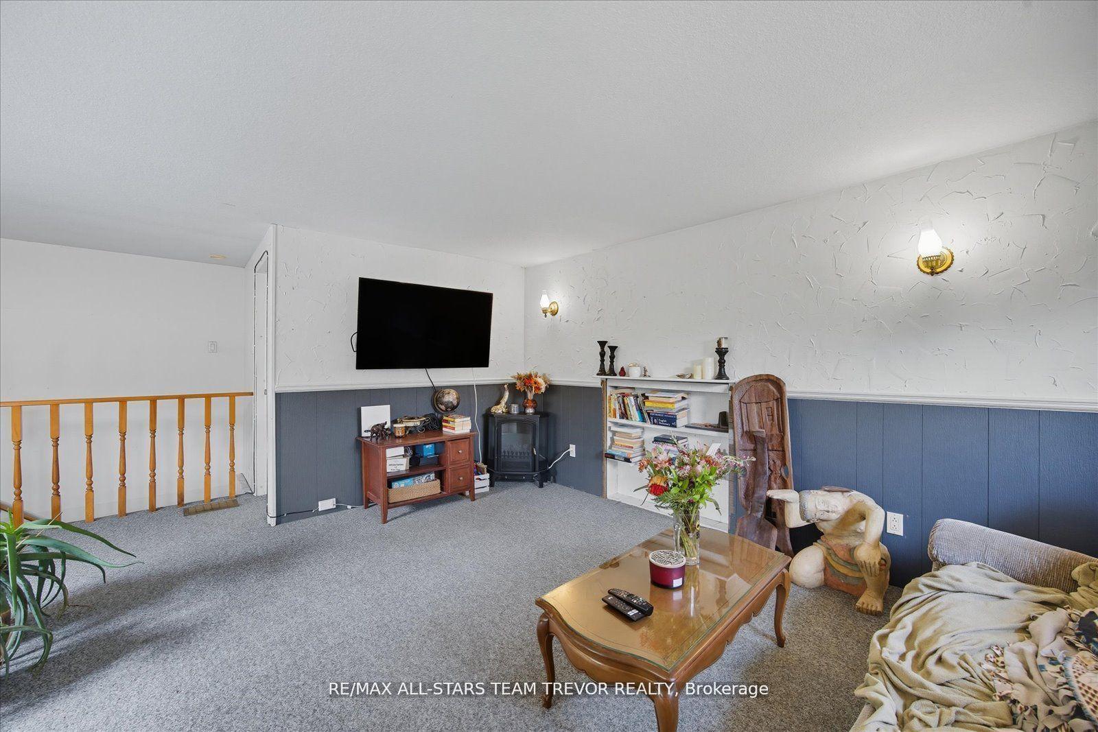 Photo 22 of 26 Metro Road N, Georgina, Keswick North — HOMEH