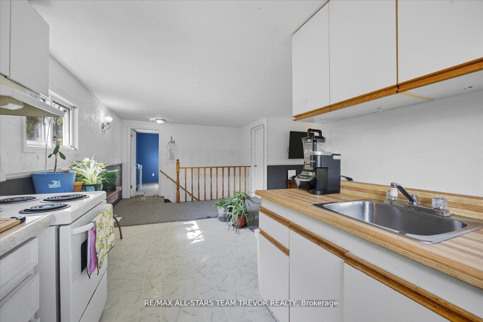 Photo 25 of 26 Metro Road N, Georgina, Keswick North — HOMEH