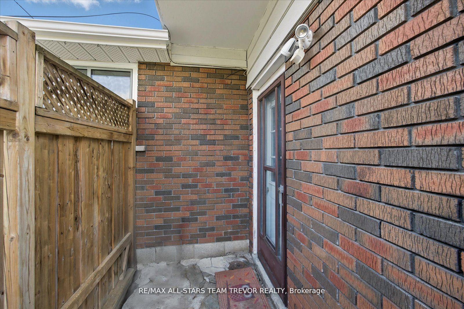 Photo 34 of 26 Metro Road N, Georgina, Keswick North — HOMEH