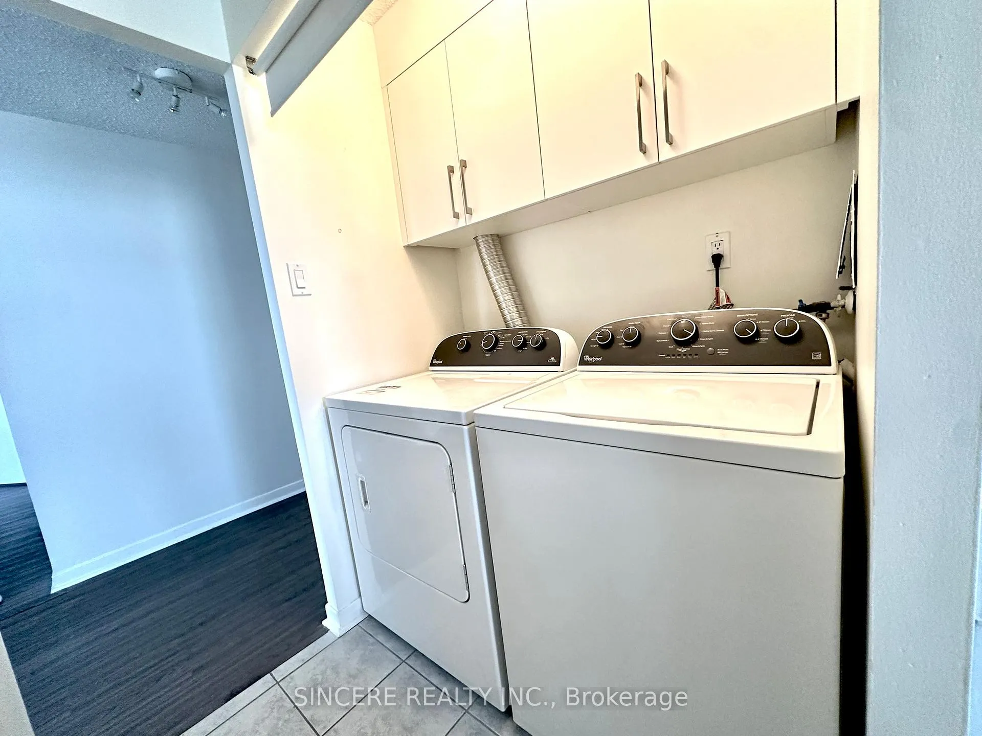 Photo 14 of Unit 803, 7451 Yonge Street, Markham, Thornhill — HOMEH