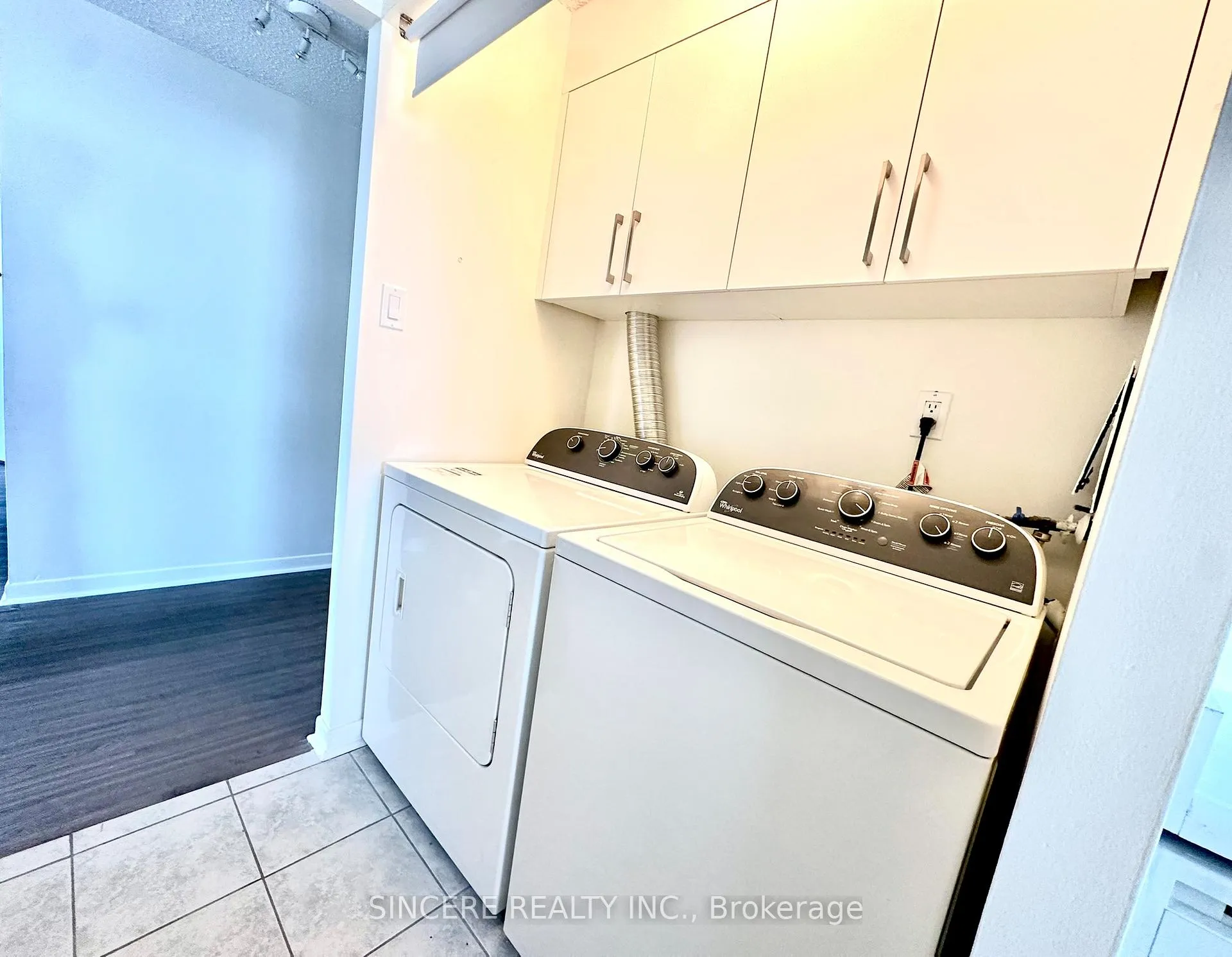Photo 15 of Unit 803, 7451 Yonge Street, Markham, Thornhill — HOMEH