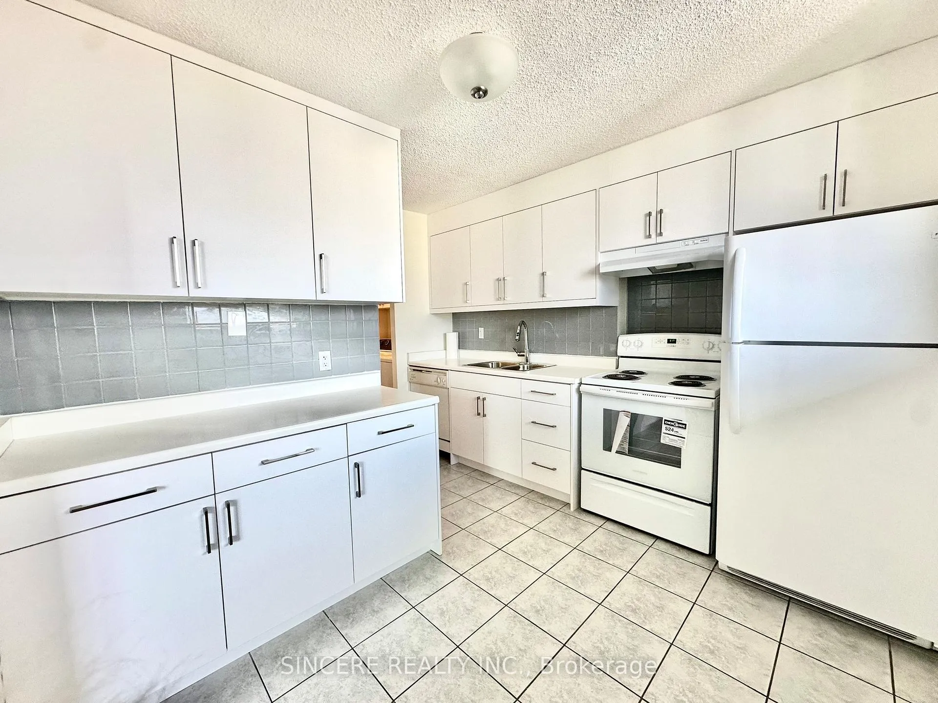 Photo 17 of Unit 803, 7451 Yonge Street, Markham, Thornhill — HOMEH