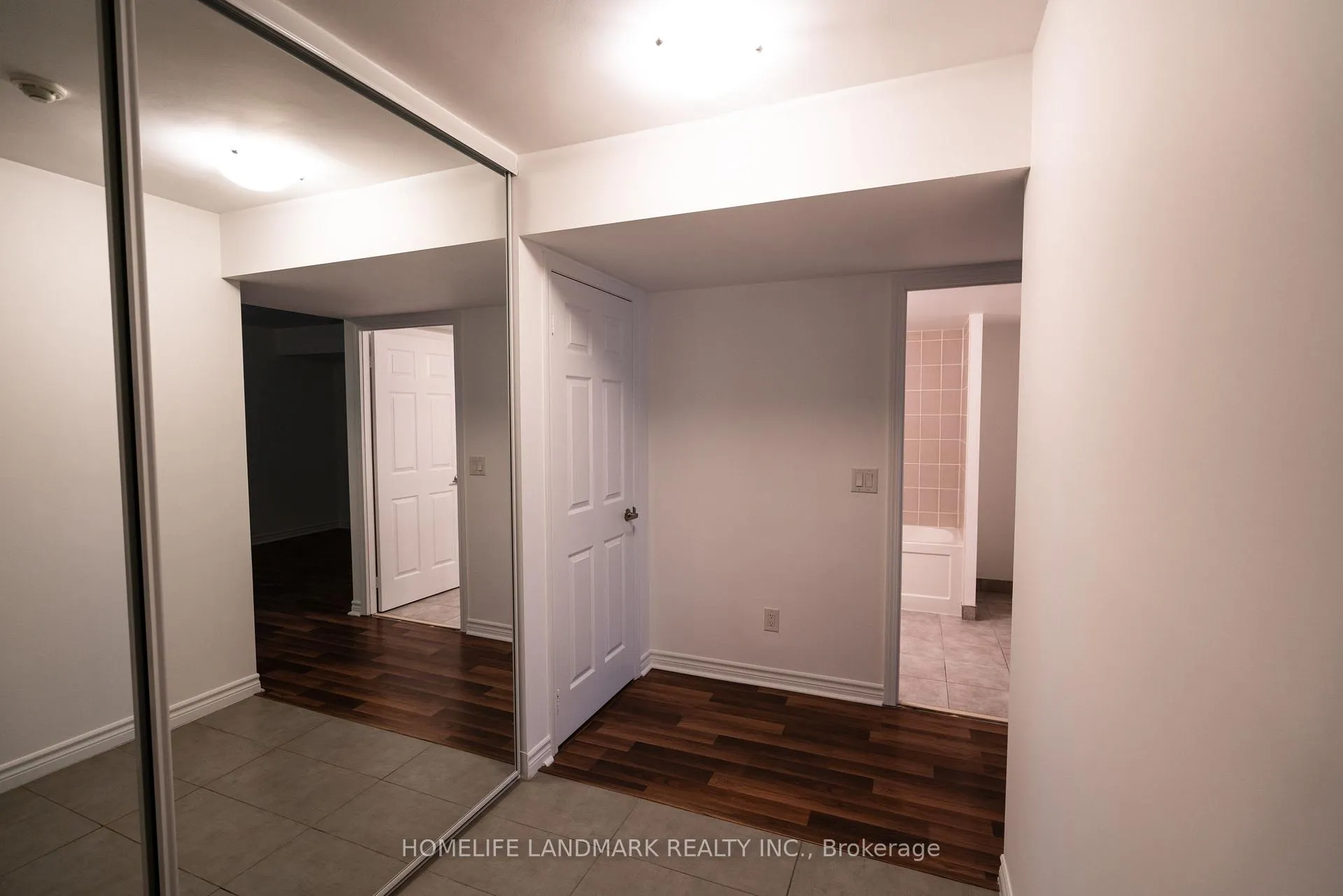 Photo 5 of Unit 2315, 19 Grand Trunk Crescent, Toronto, Waterfront Communities — HOMEH