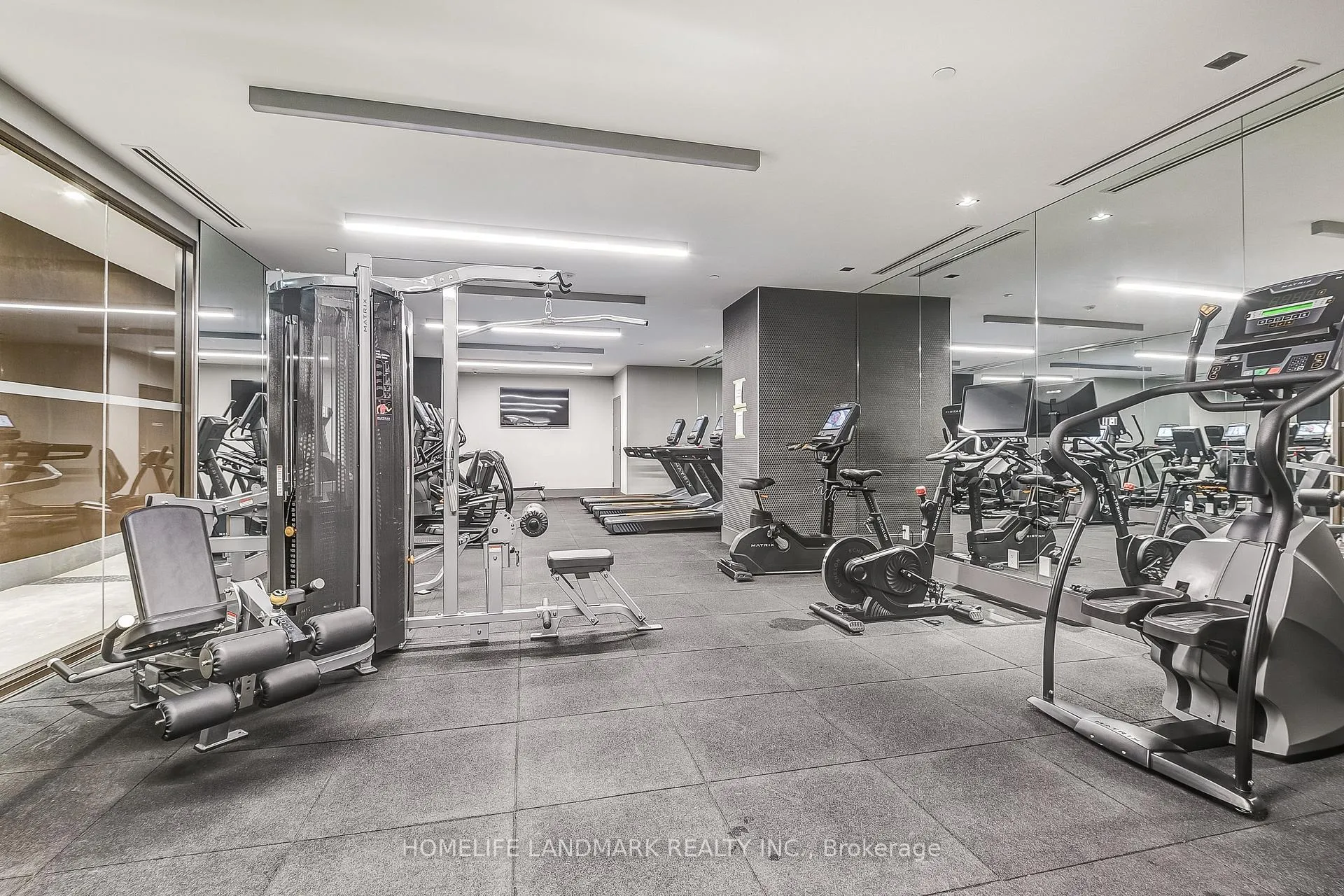 Photo 9 of 28 Widmer 4523 Street S, Toronto, Waterfront Communities — HOMEH