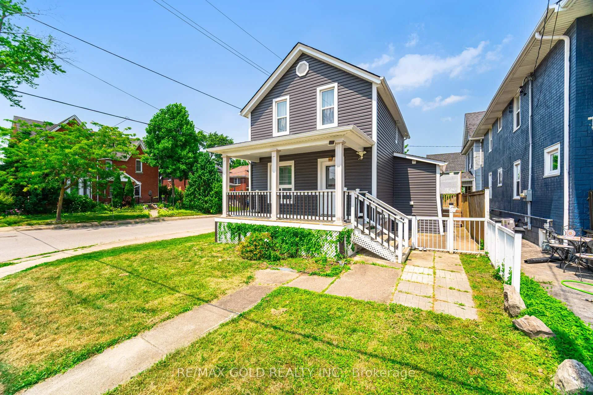 Photo 4 of 4945 Maple Street, Niagara Falls, Cherrywood — HOMEH