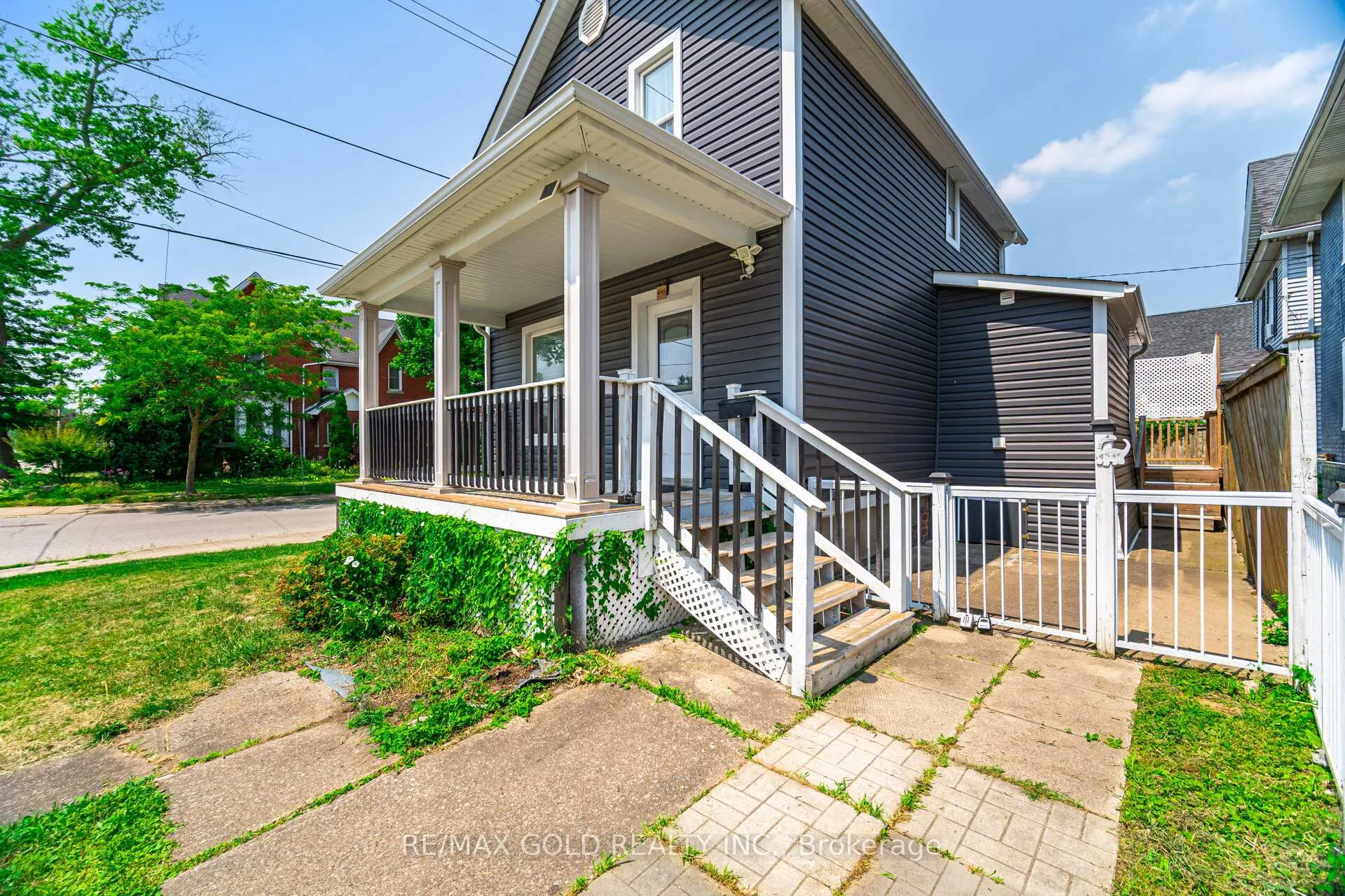 Photo 6 of 4945 Maple Street, Niagara Falls, Cherrywood — HOMEH
