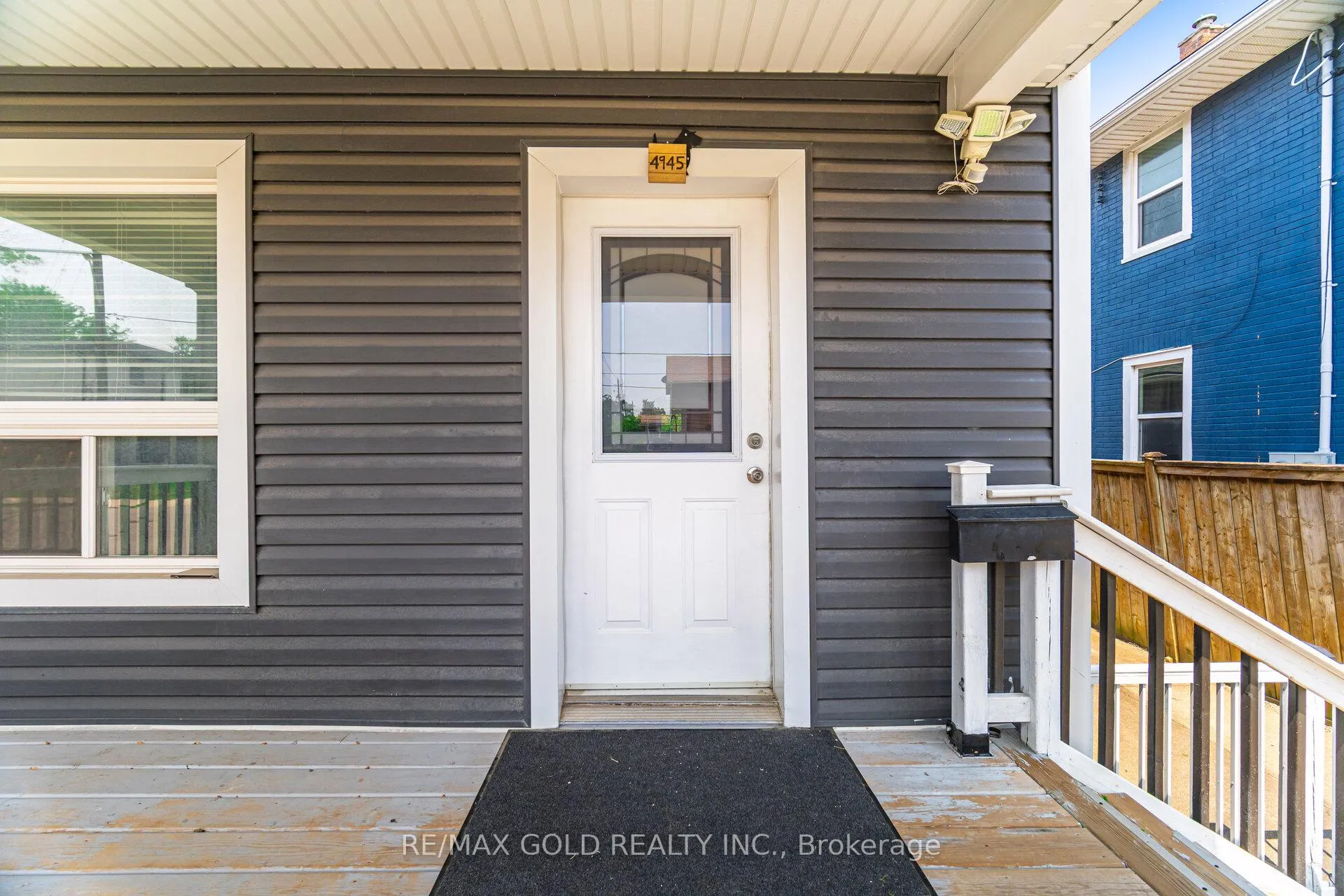 Photo 9 of 4945 Maple Street, Niagara Falls, Cherrywood — HOMEH