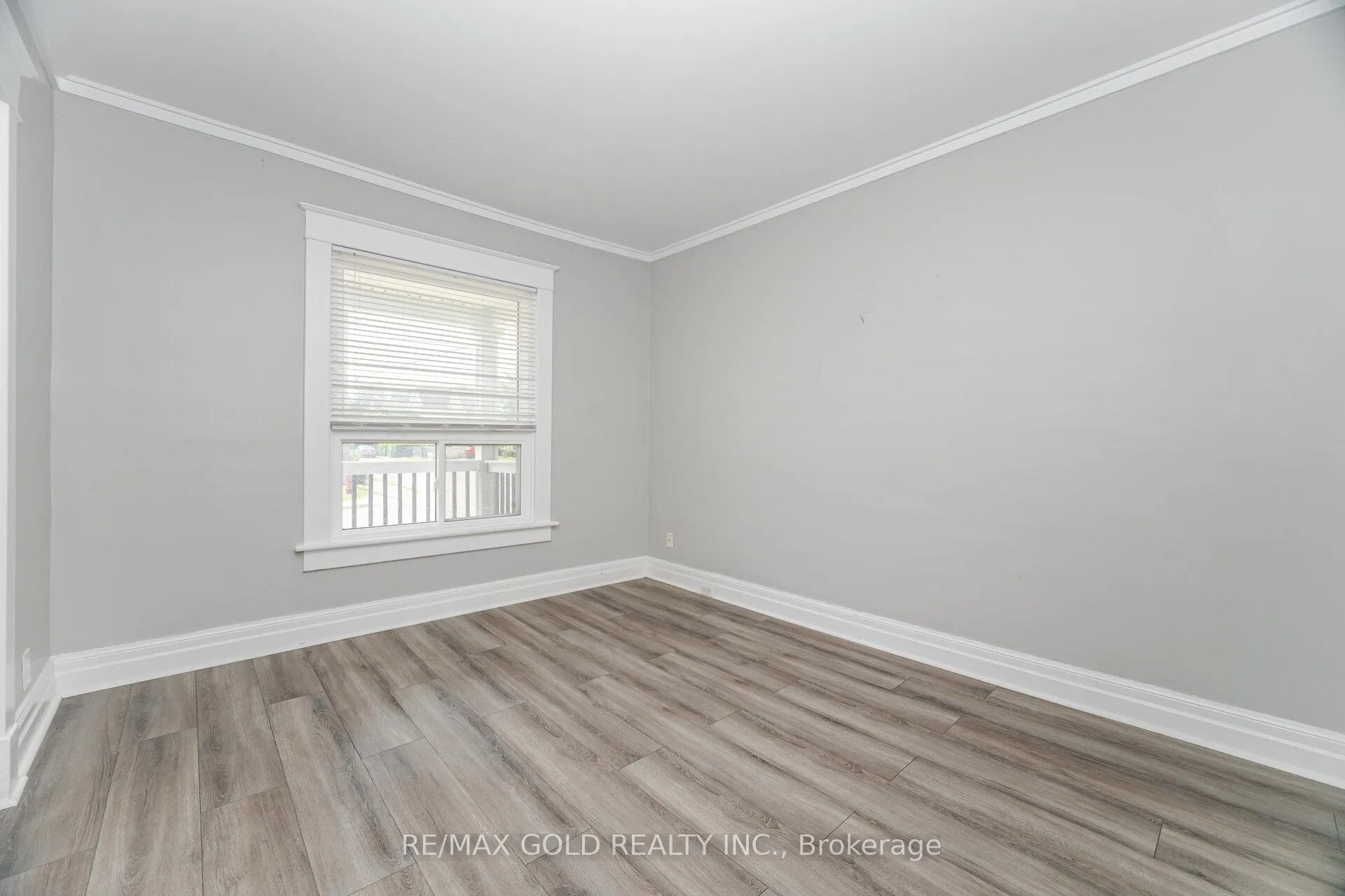Photo 13 of 4945 Maple Street, Niagara Falls, Cherrywood — HOMEH