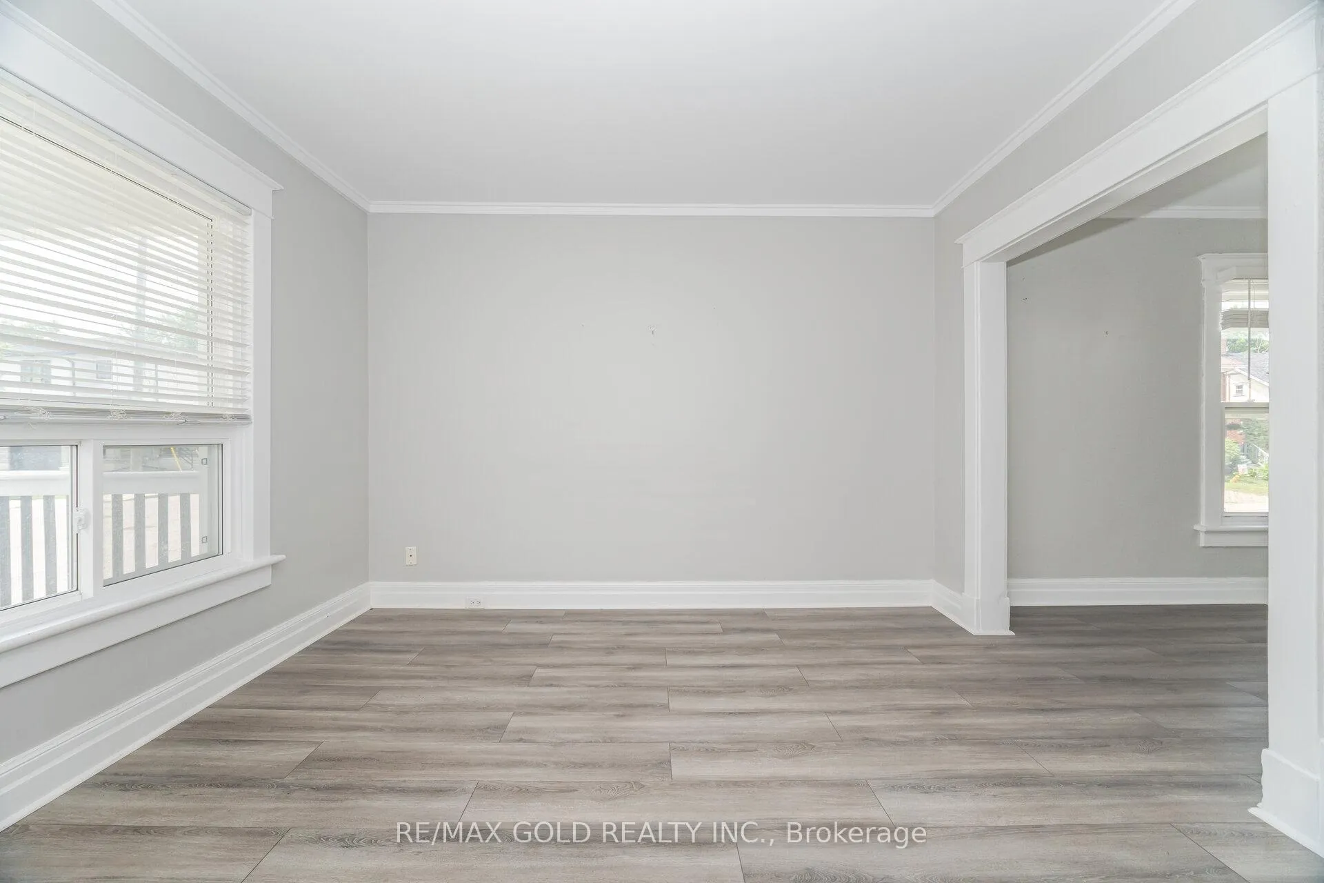 Photo 14 of 4945 Maple Street, Niagara Falls, Cherrywood — HOMEH