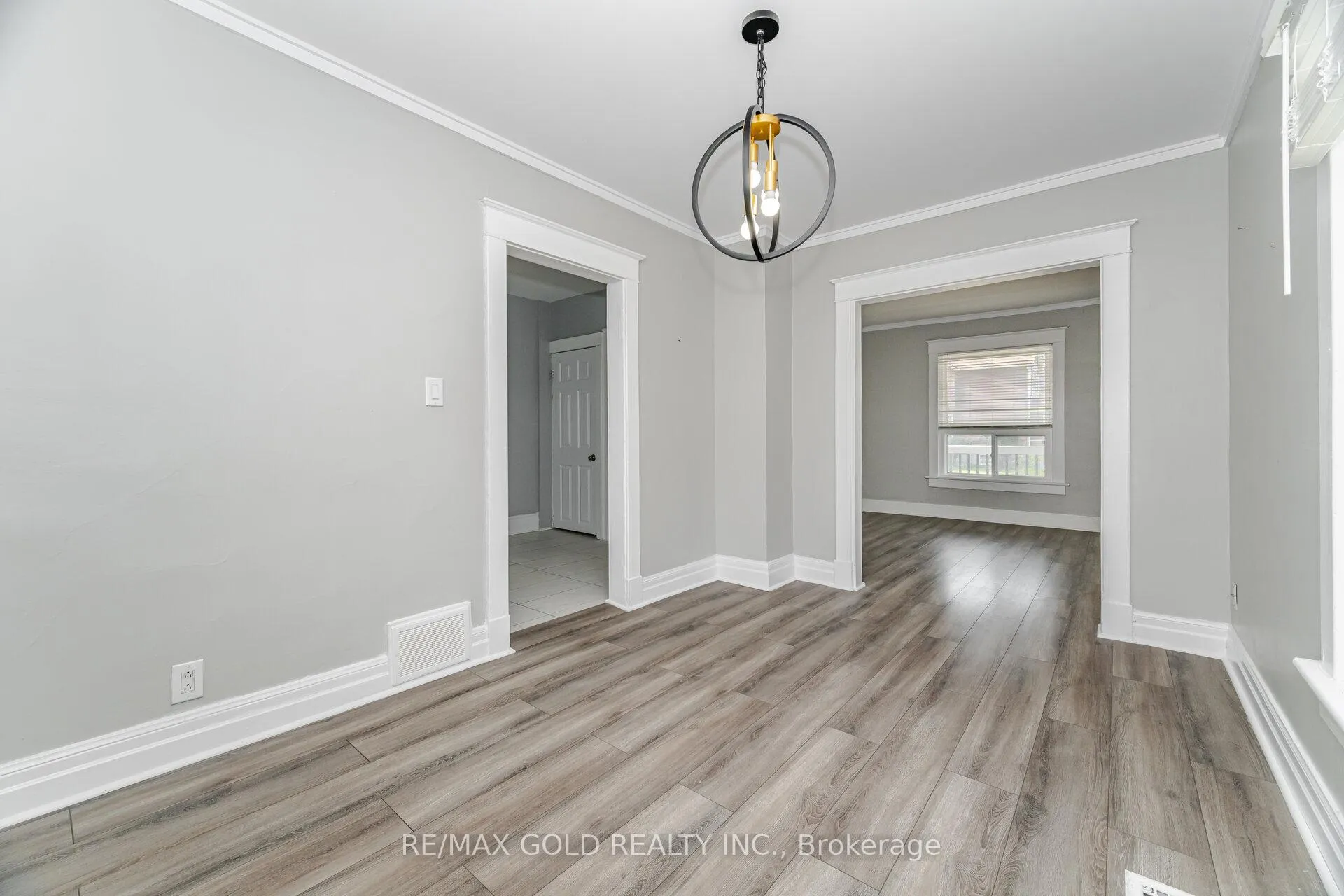 Photo 18 of 4945 Maple Street, Niagara Falls, Cherrywood — HOMEH