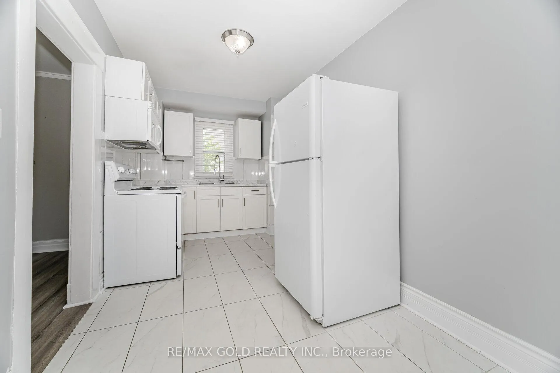 Photo 20 of 4945 Maple Street, Niagara Falls, Cherrywood — HOMEH