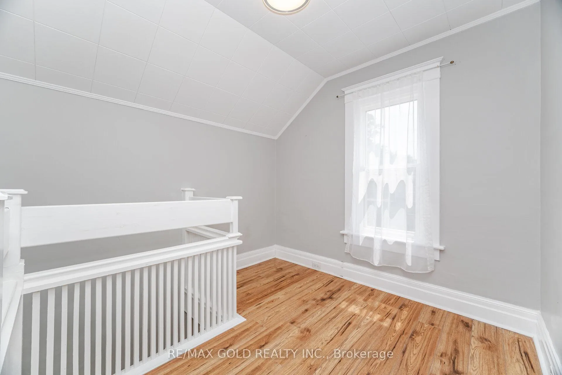 Photo 27 of 4945 Maple Street, Niagara Falls, Cherrywood — HOMEH