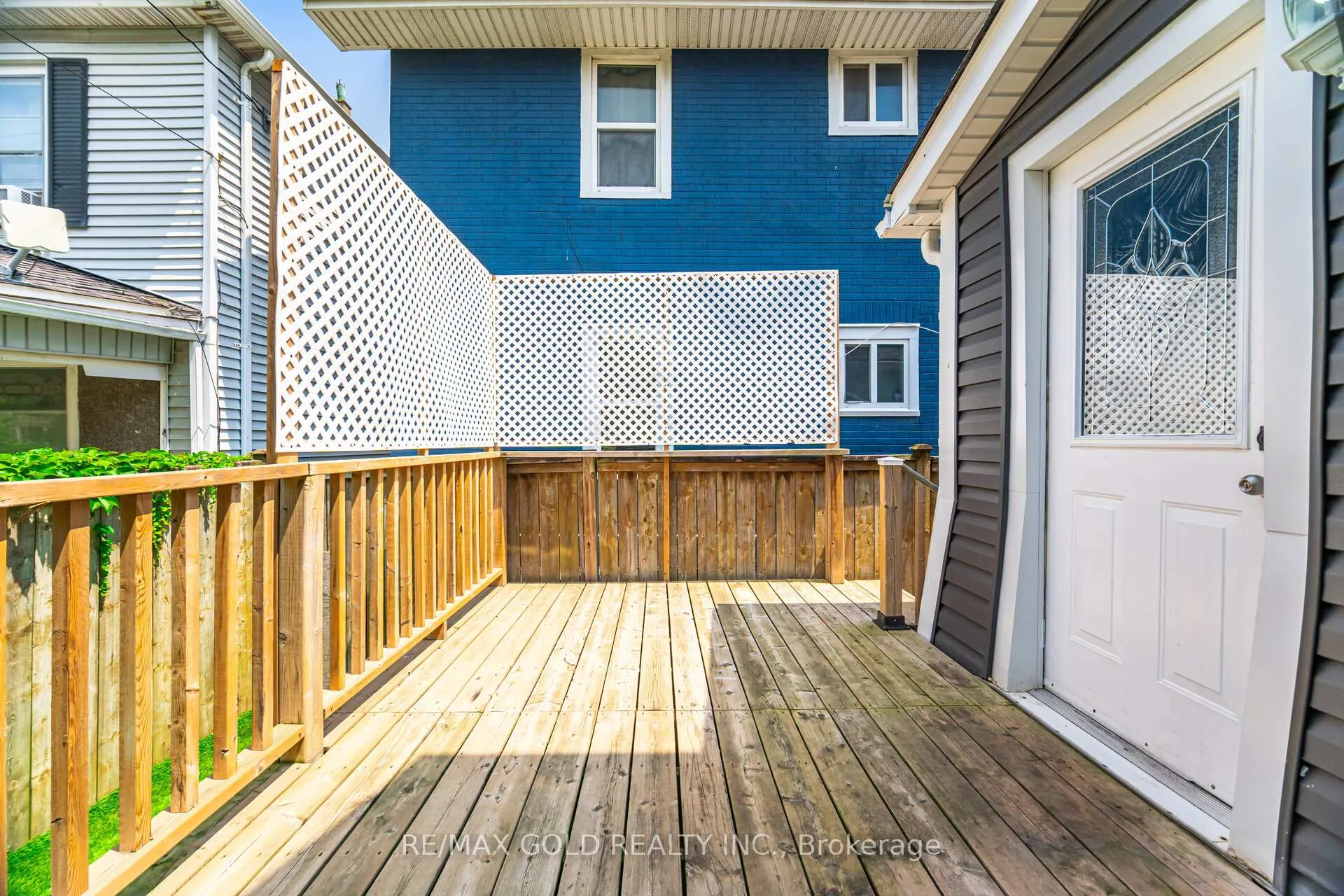 Photo 44 of 4945 Maple Street, Niagara Falls, Cherrywood — HOMEH