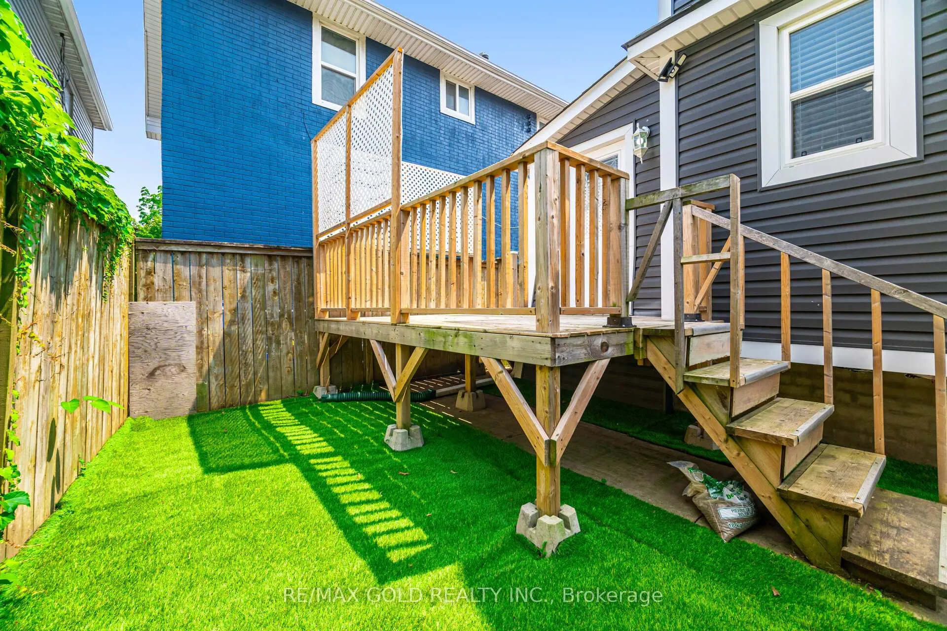 Photo 46 of 4945 Maple Street, Niagara Falls, Cherrywood — HOMEH