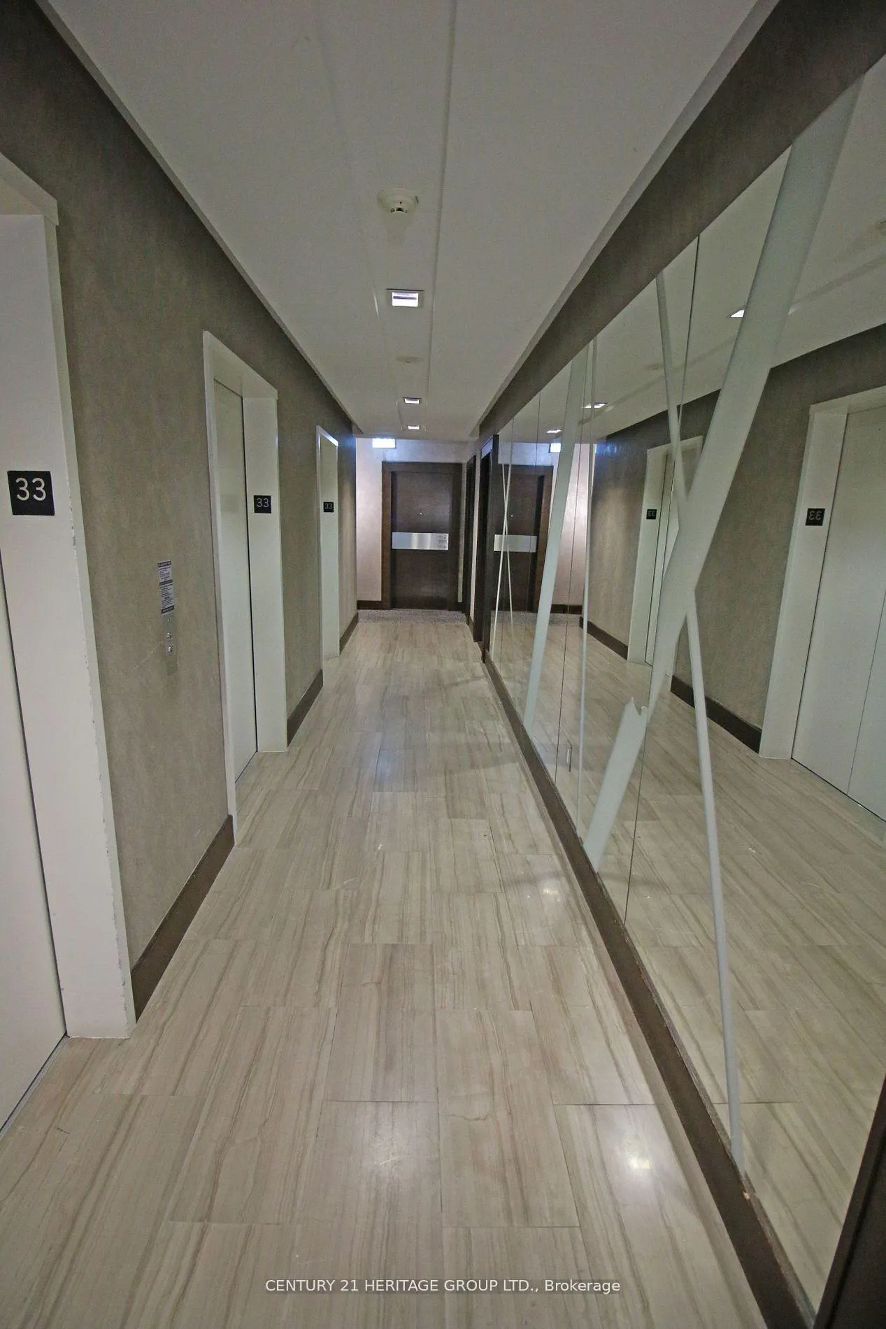 Photo 4 of Unit 3301, 21 Iceboat Terrace, Toronto, Waterfront Communities — HOMEH