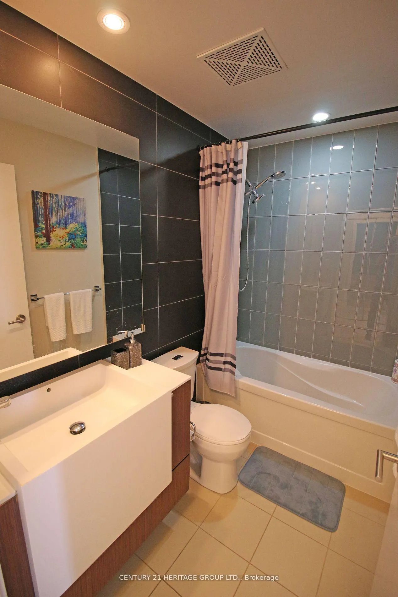 Photo 9 of Unit 3301, 21 Iceboat Terrace, Toronto, Waterfront Communities — HOMEH
