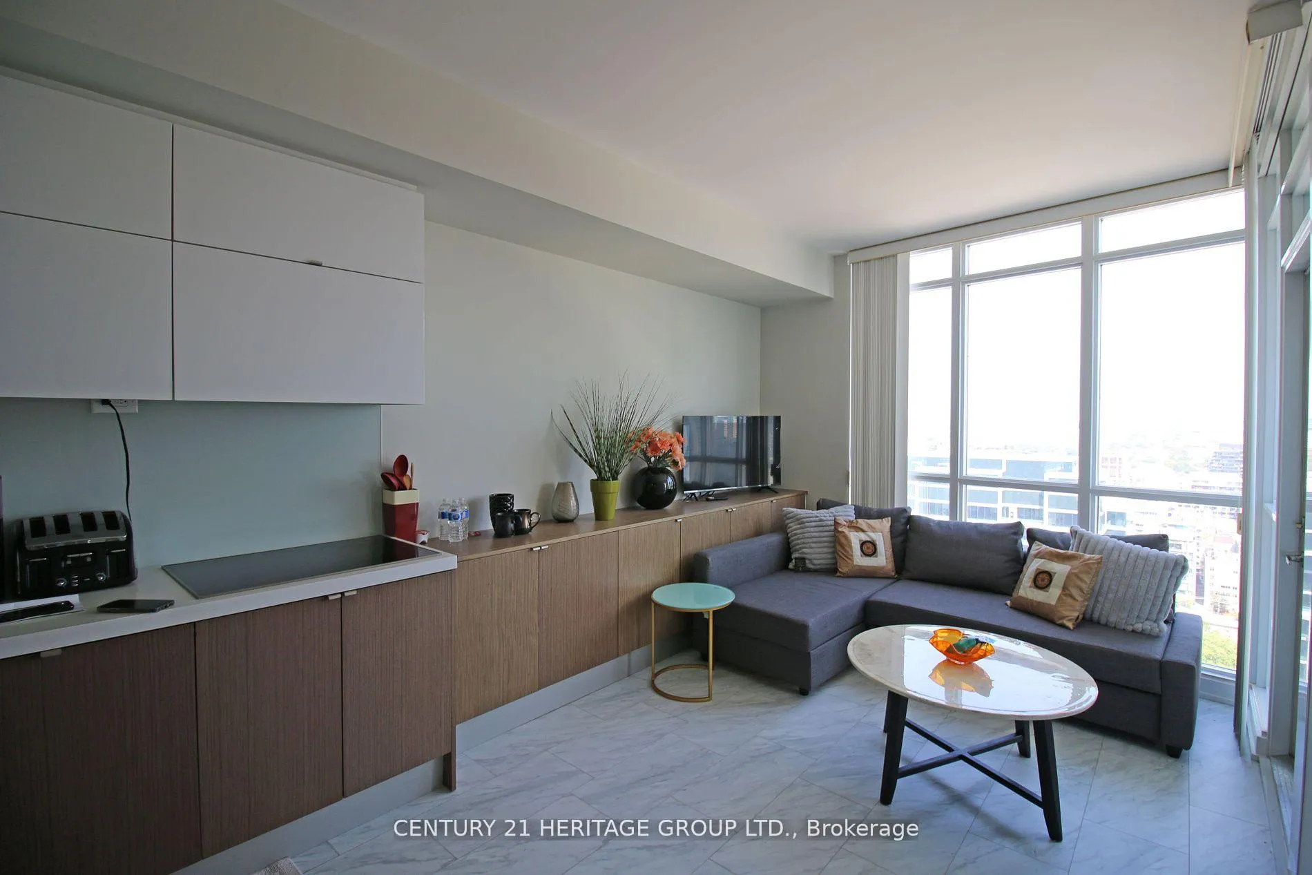Photo 11 of Unit 3301, 21 Iceboat Terrace, Toronto, Waterfront Communities — HOMEH