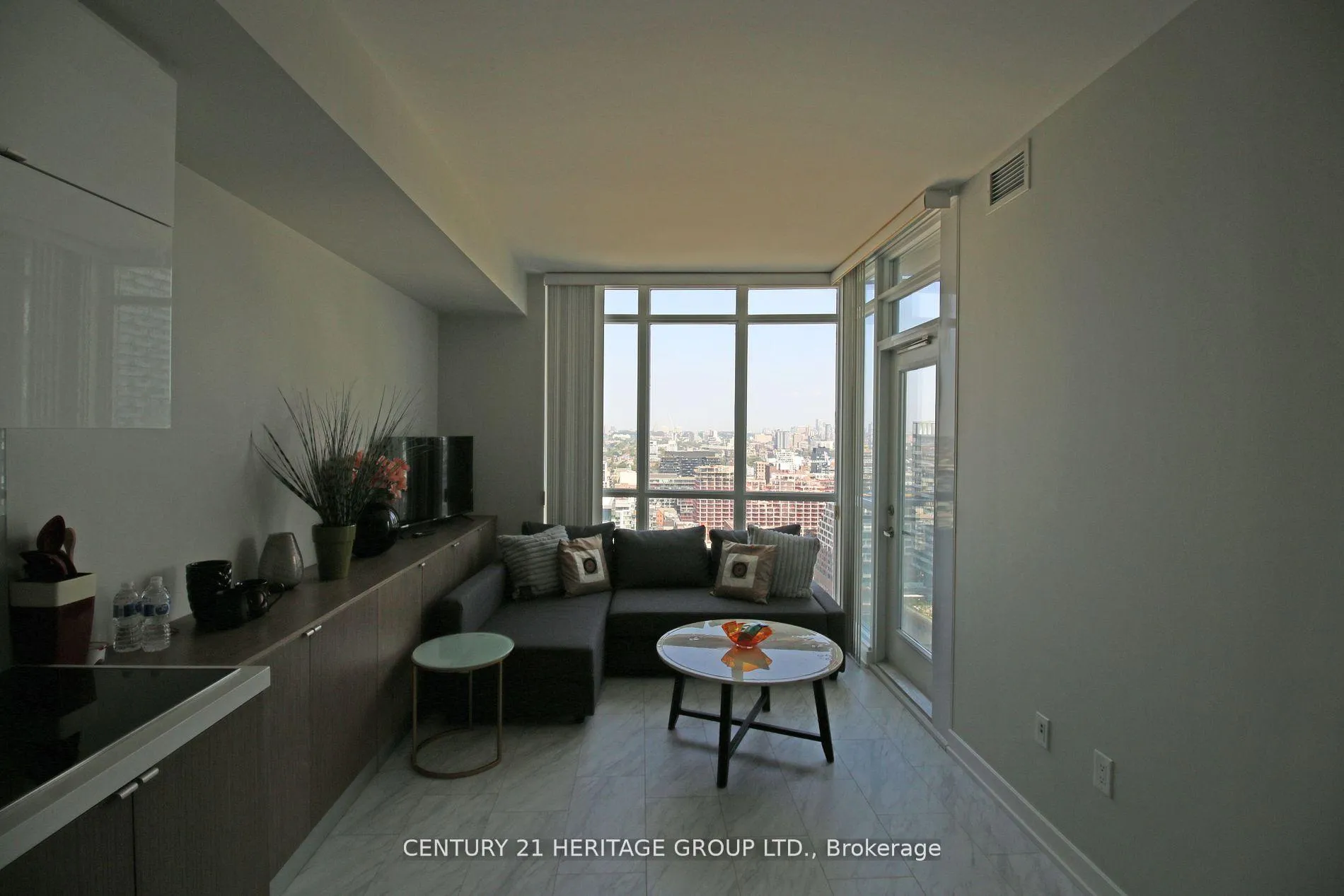 Photo 13 of Unit 3301, 21 Iceboat Terrace, Toronto, Waterfront Communities — HOMEH