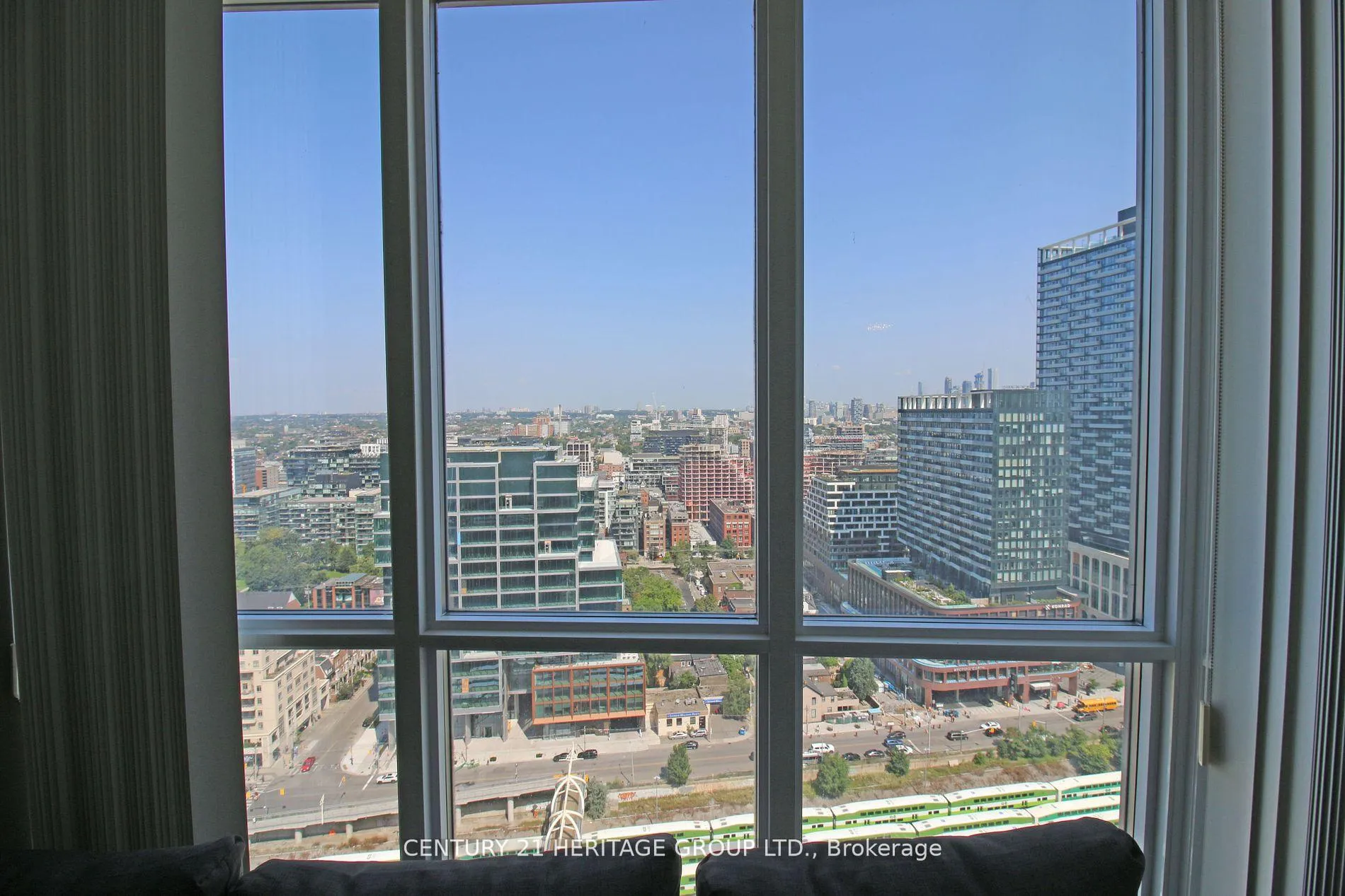 Photo 14 of Unit 3301, 21 Iceboat Terrace, Toronto, Waterfront Communities — HOMEH