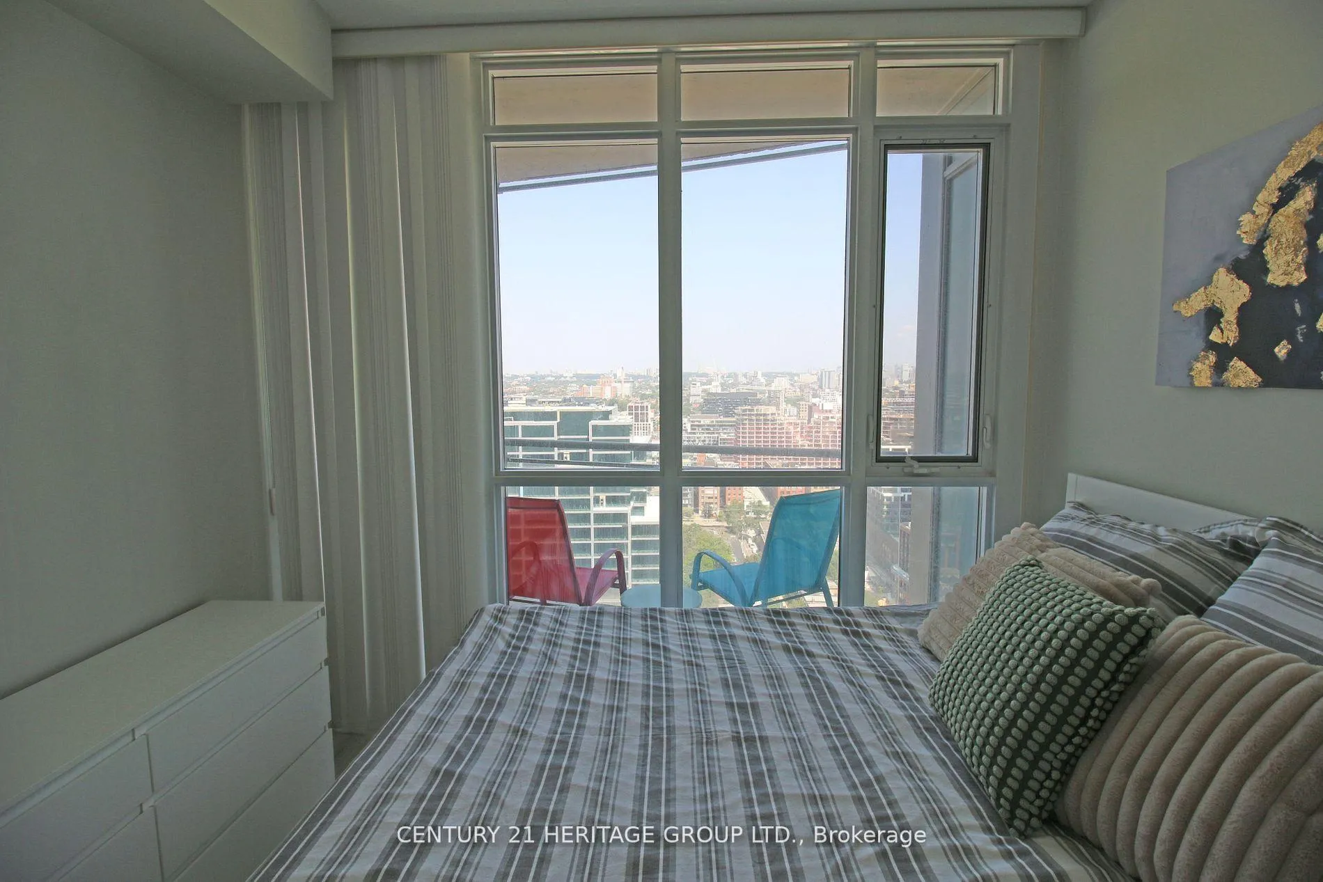 Photo 17 of Unit 3301, 21 Iceboat Terrace, Toronto, Waterfront Communities — HOMEH