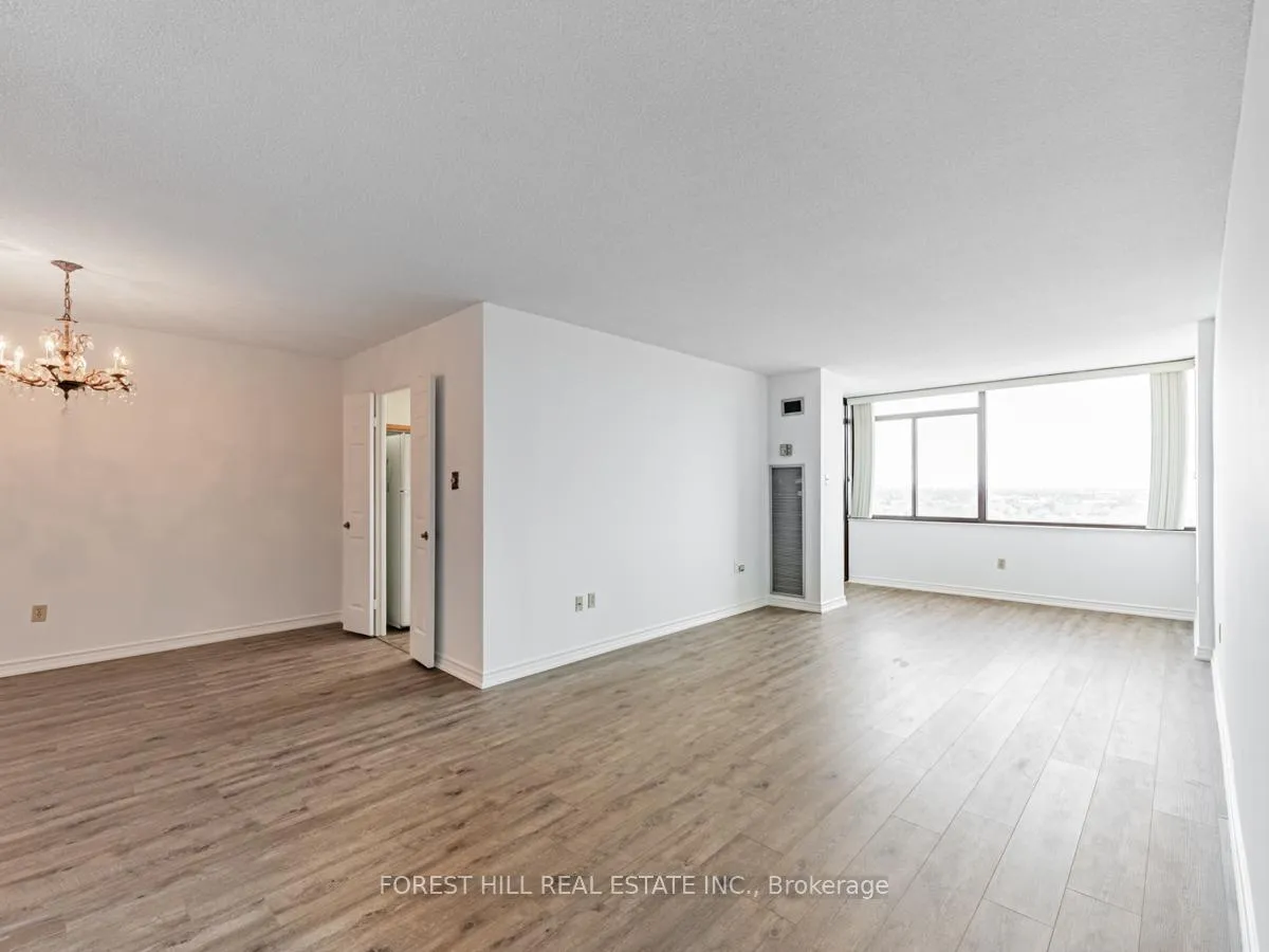 Photo 3 of Unit 1607, 3000 Bathurst Street, Toronto, Englemount-Lawrence — HOMEH